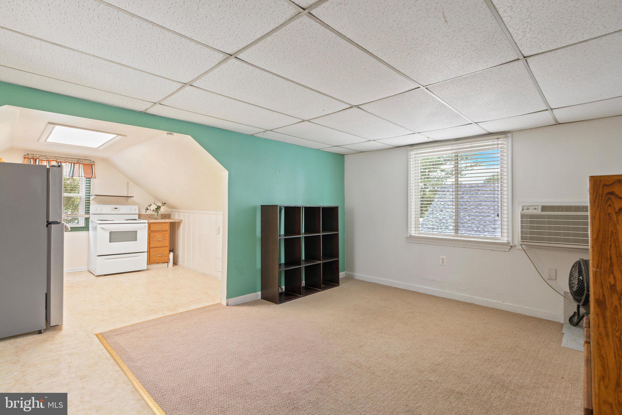 COLONIAL DRIVE - Residential