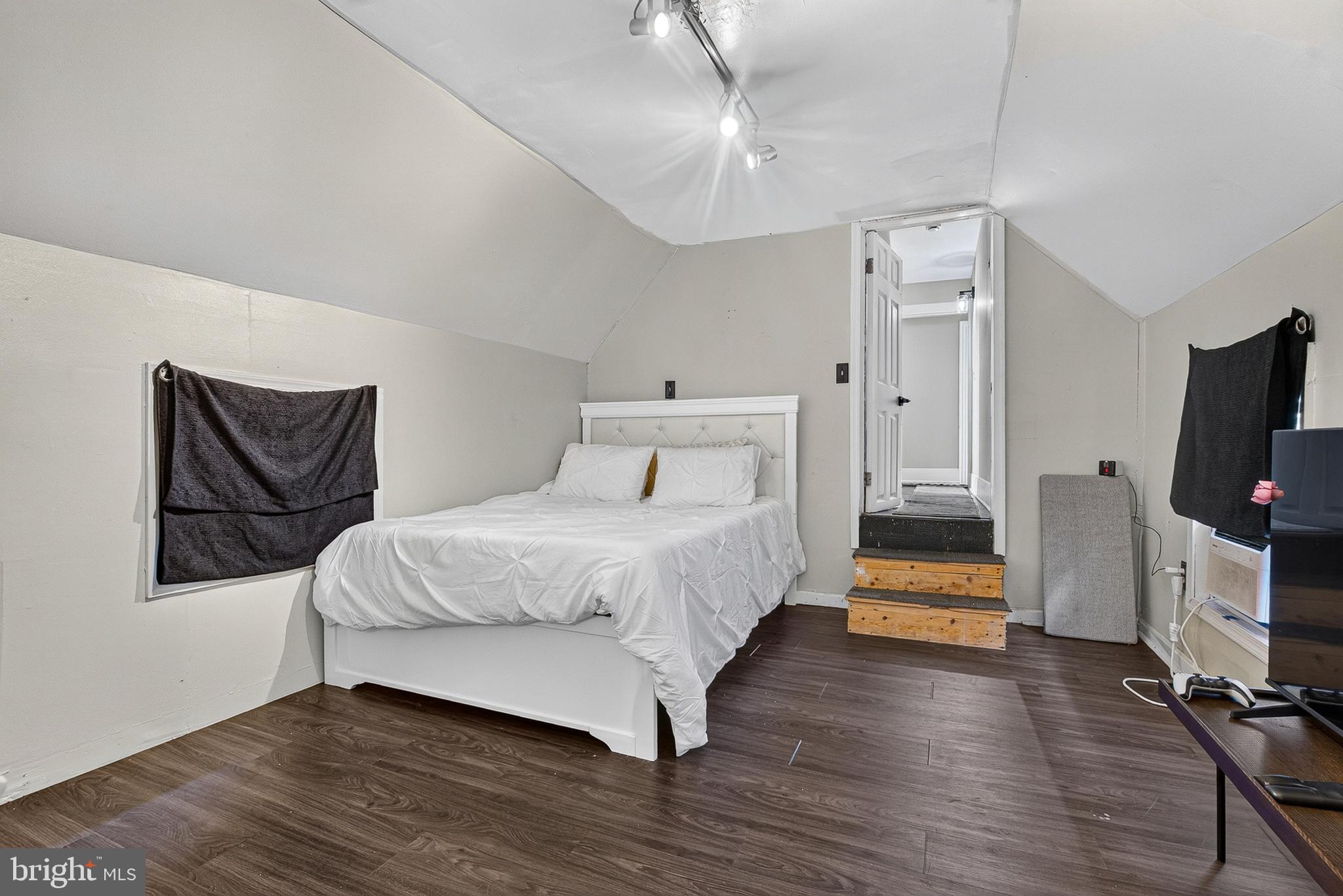 BRIGHTON - Residential