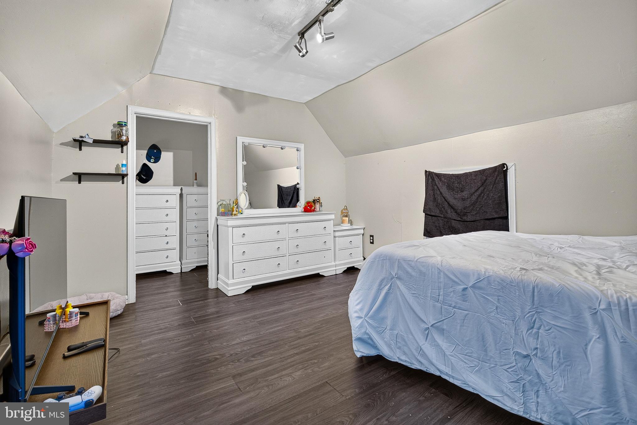 BRIGHTON - Residential