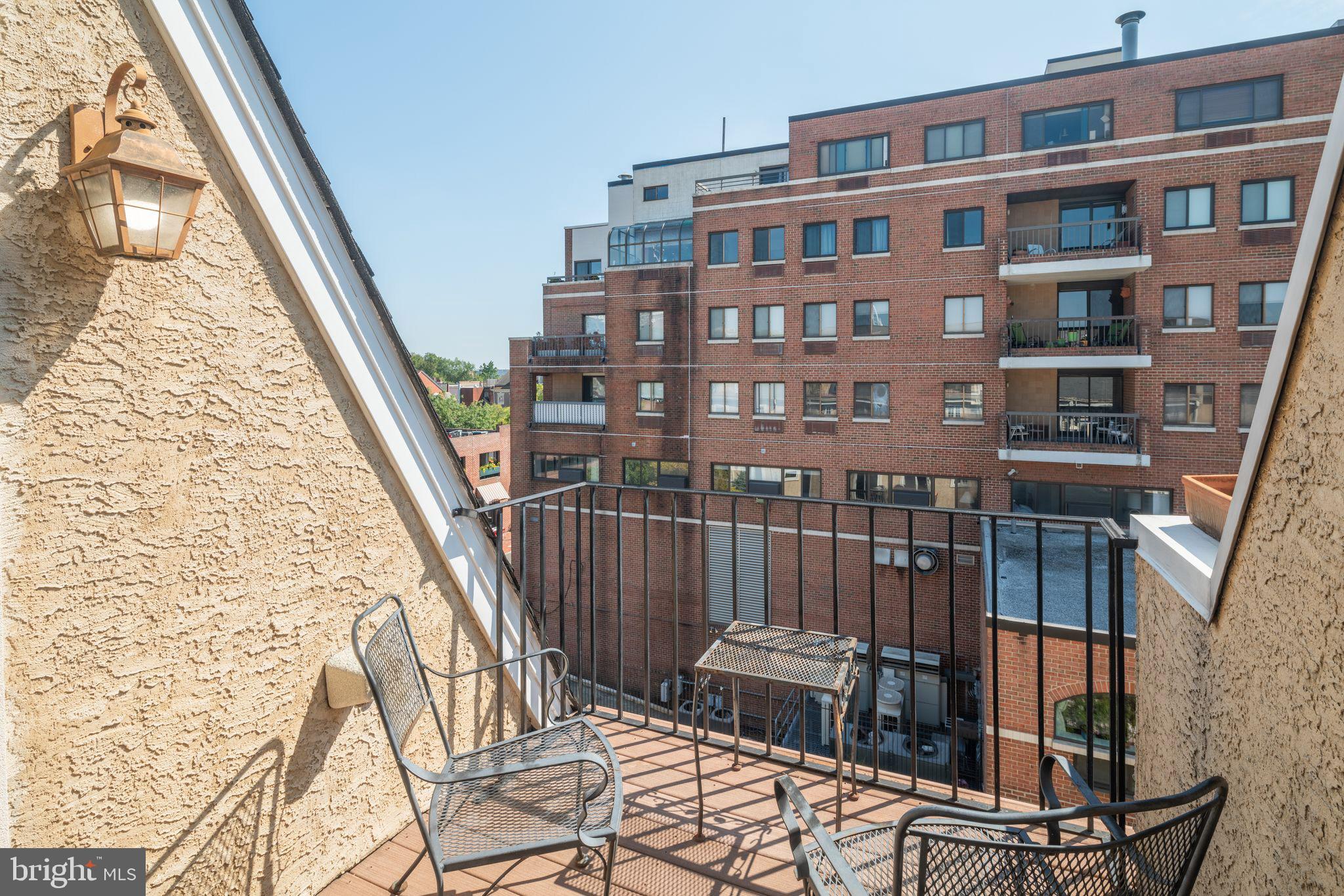 SOCIETY HILL - Residential