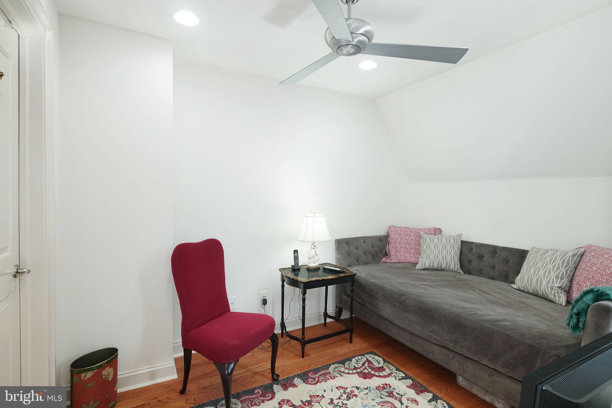 SOCIETY HILL - Residential