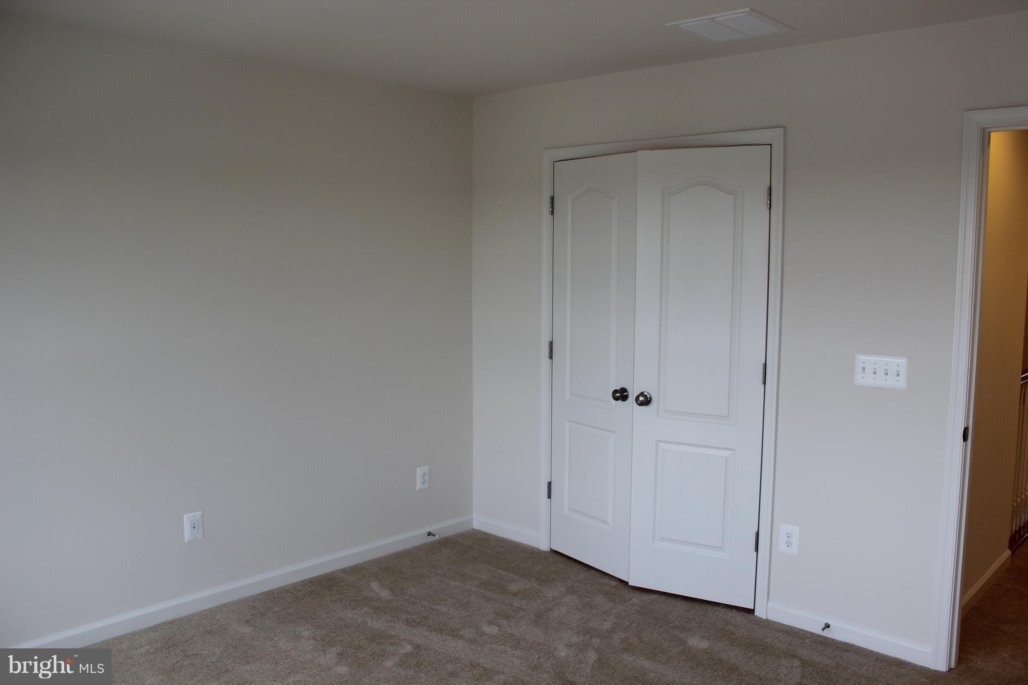 SIGNATURE AT BROADLANDS - Residential Lease