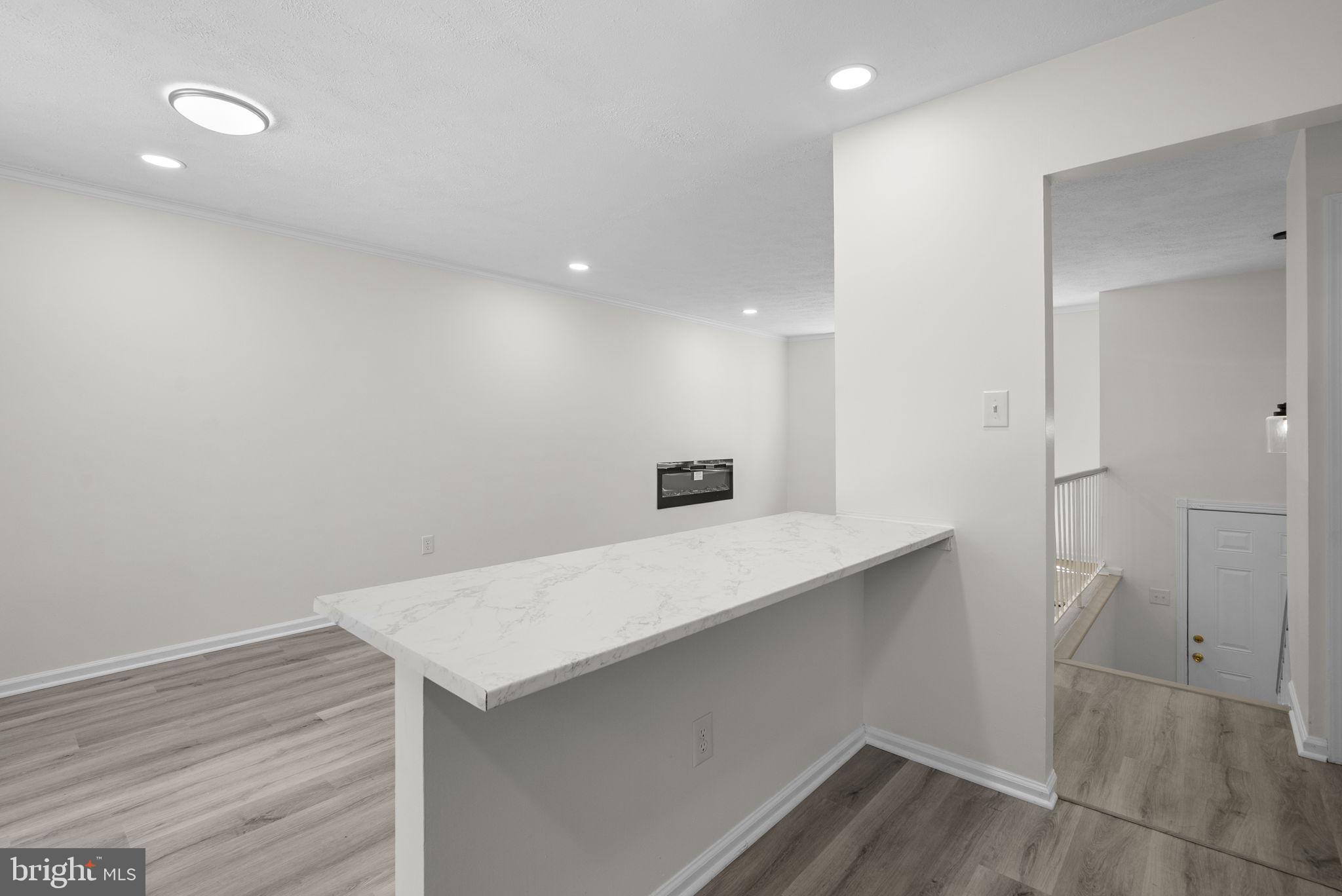 CLINTON WOODS - Residential