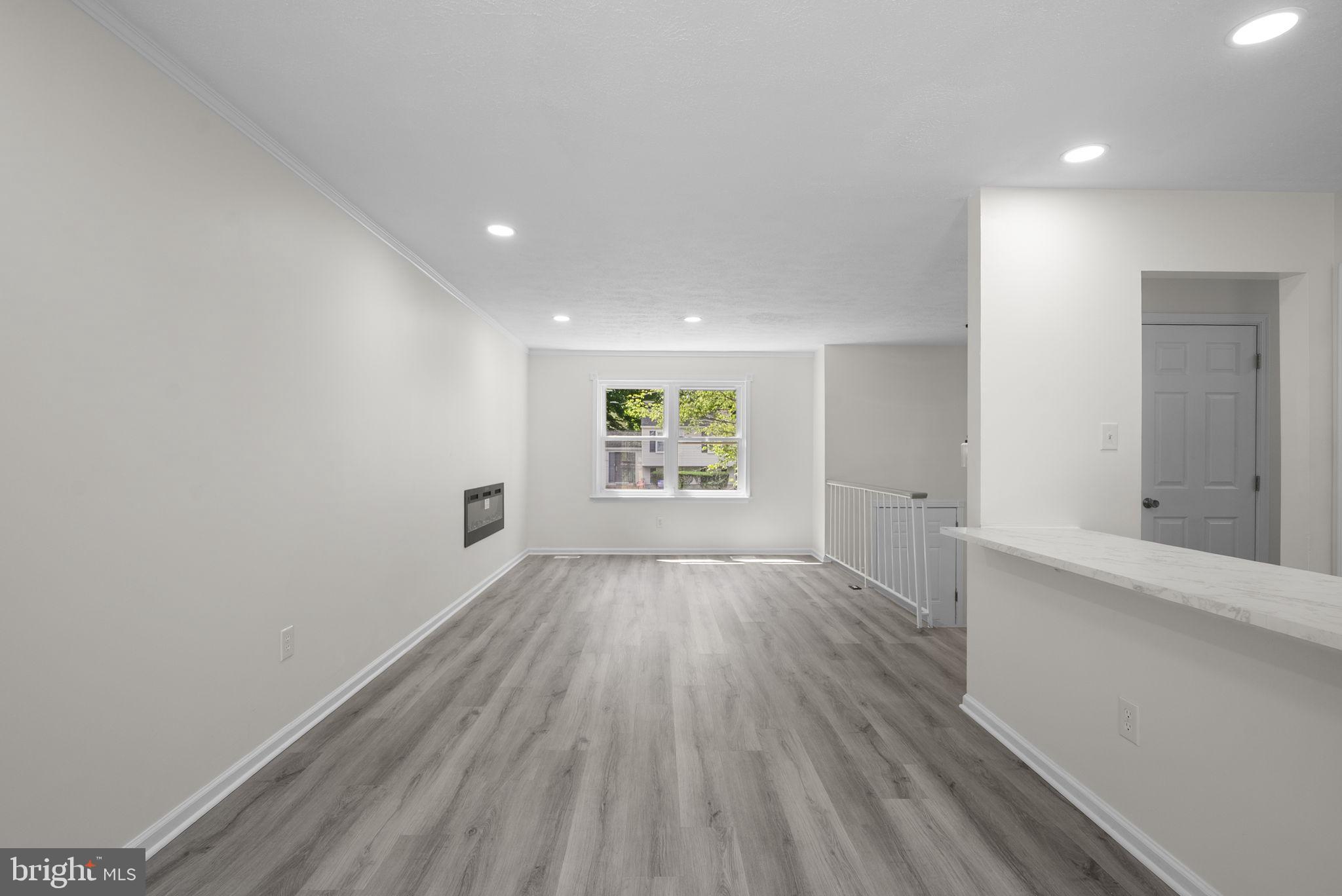 CLINTON WOODS - Residential