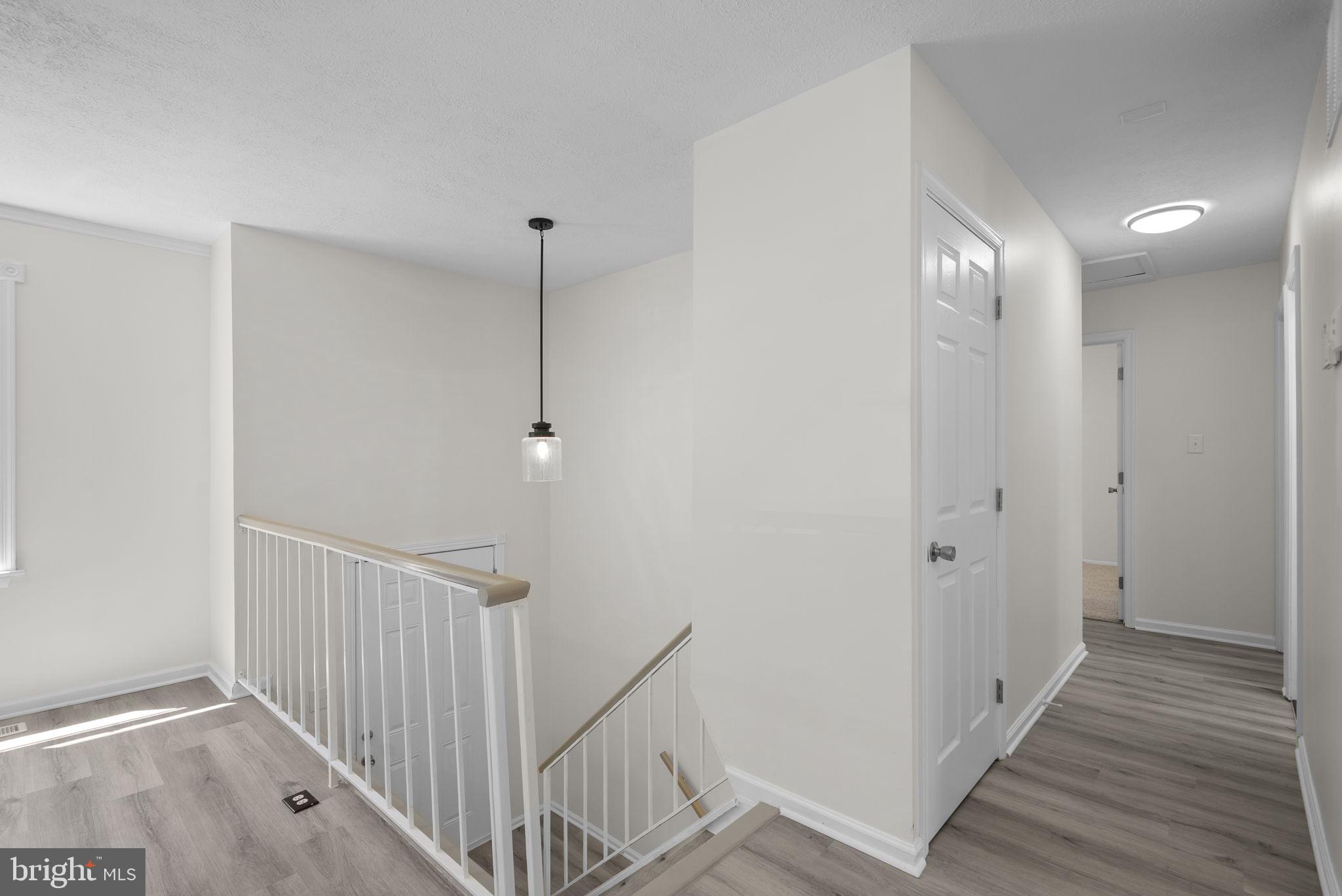 CLINTON WOODS - Residential