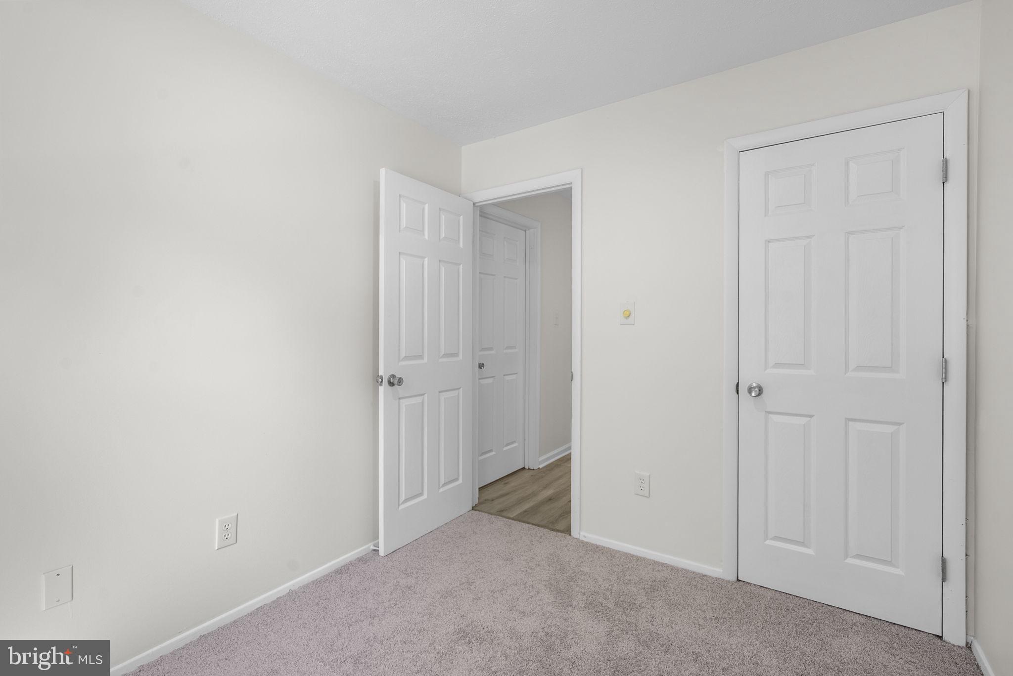 CLINTON WOODS - Residential