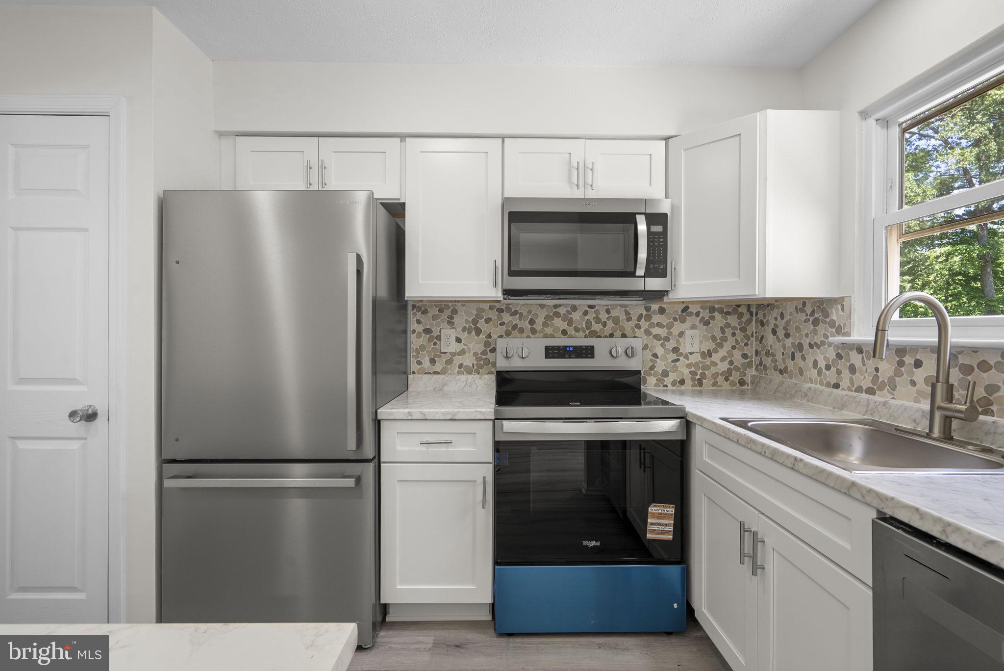 CLINTON WOODS - Residential