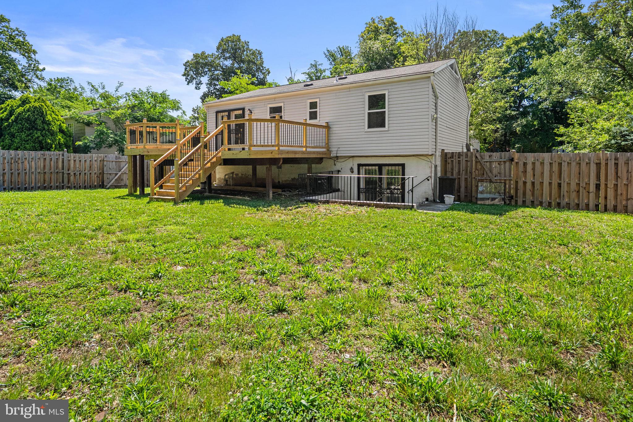 CLINTON WOODS - Residential