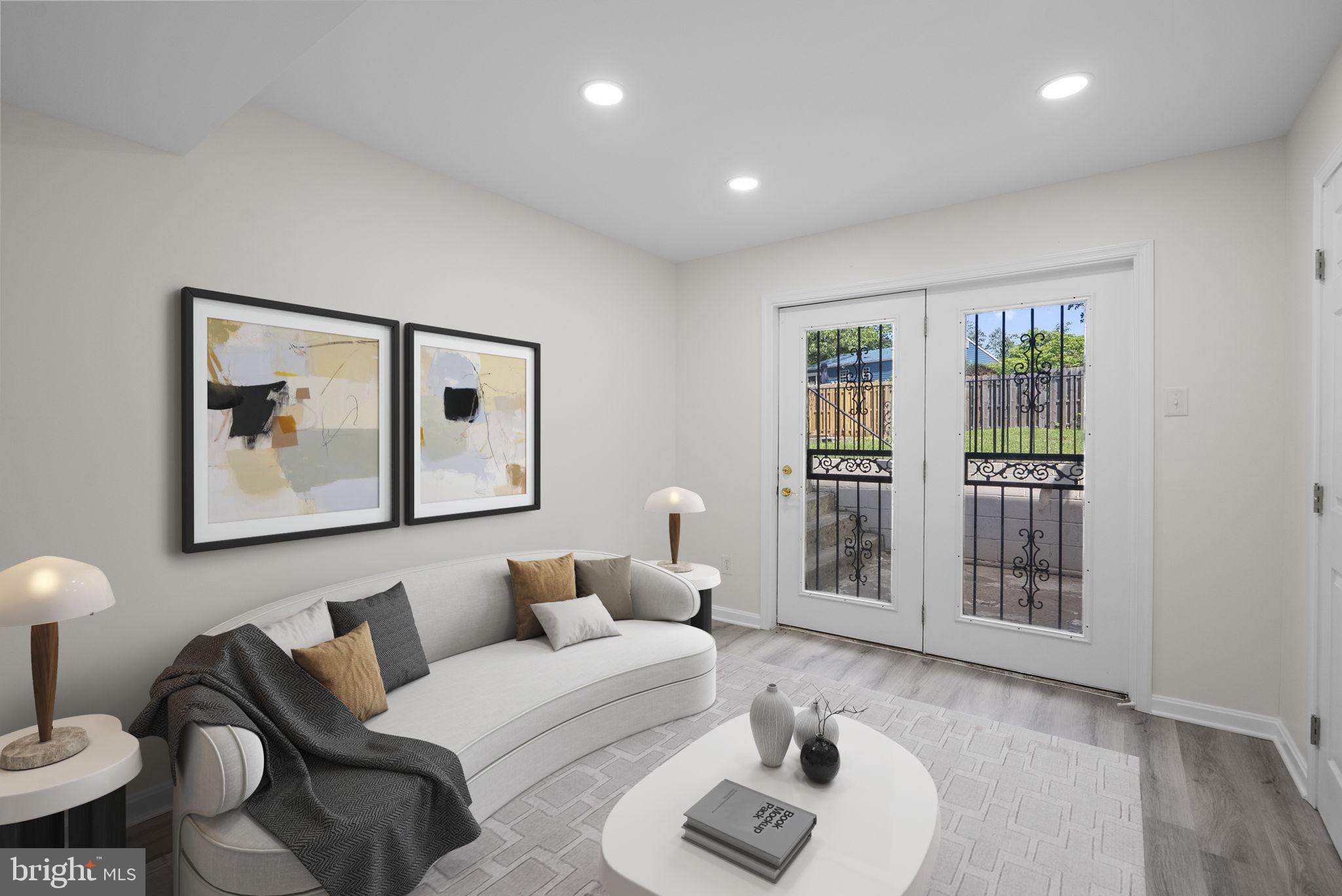 CLINTON WOODS - Residential