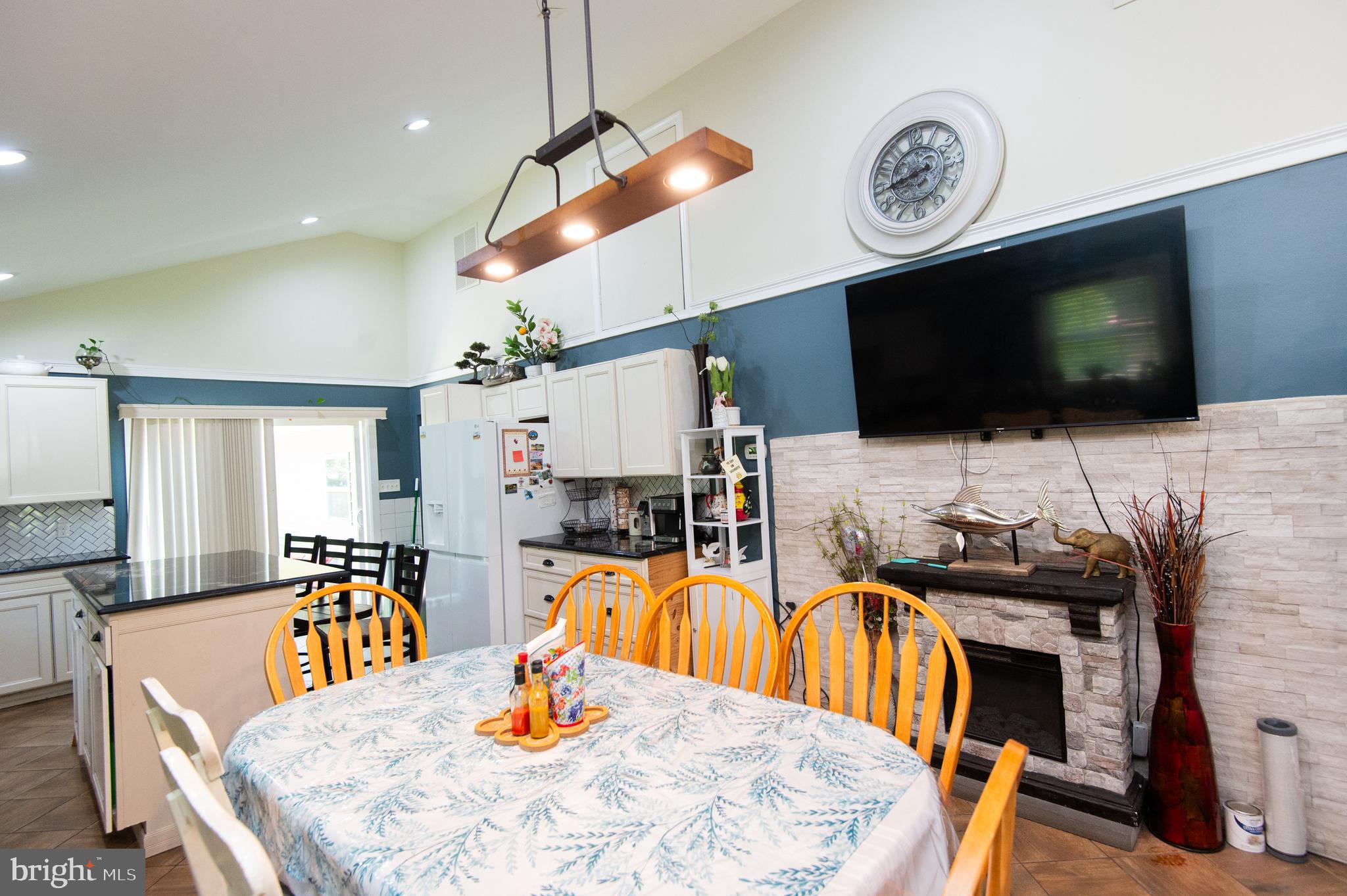 TALL PINES MHP - Residential
