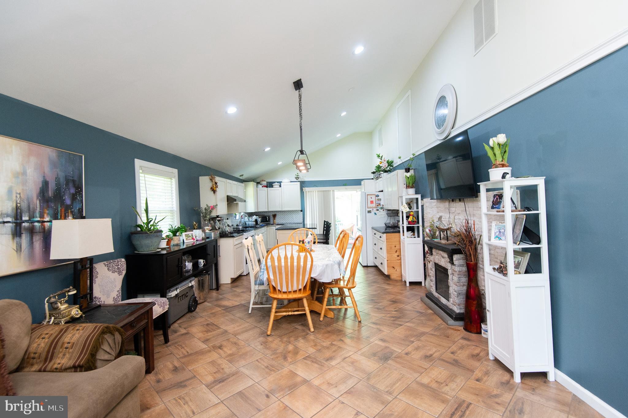 TALL PINES MHP - Residential