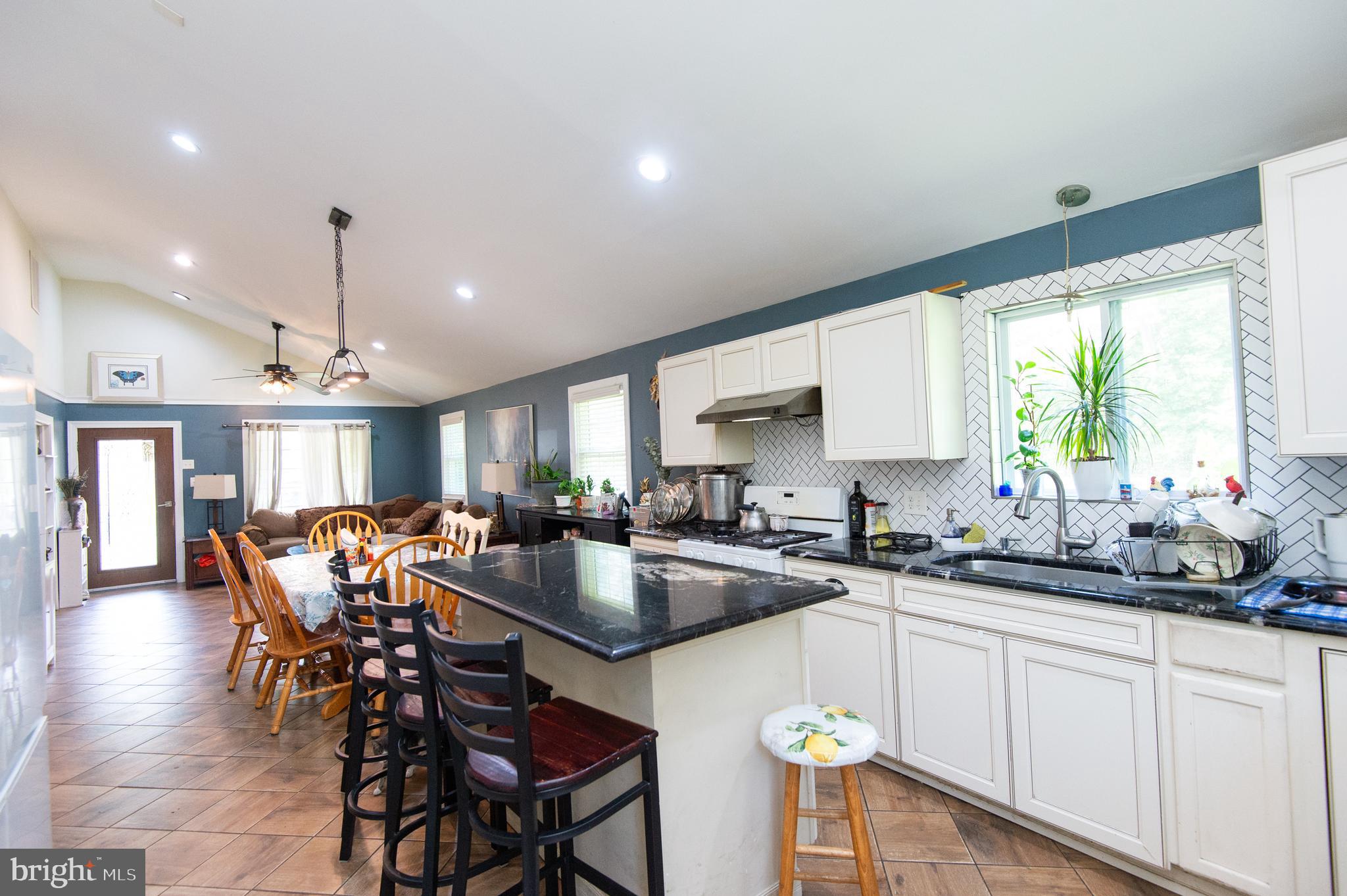 TALL PINES MHP - Residential