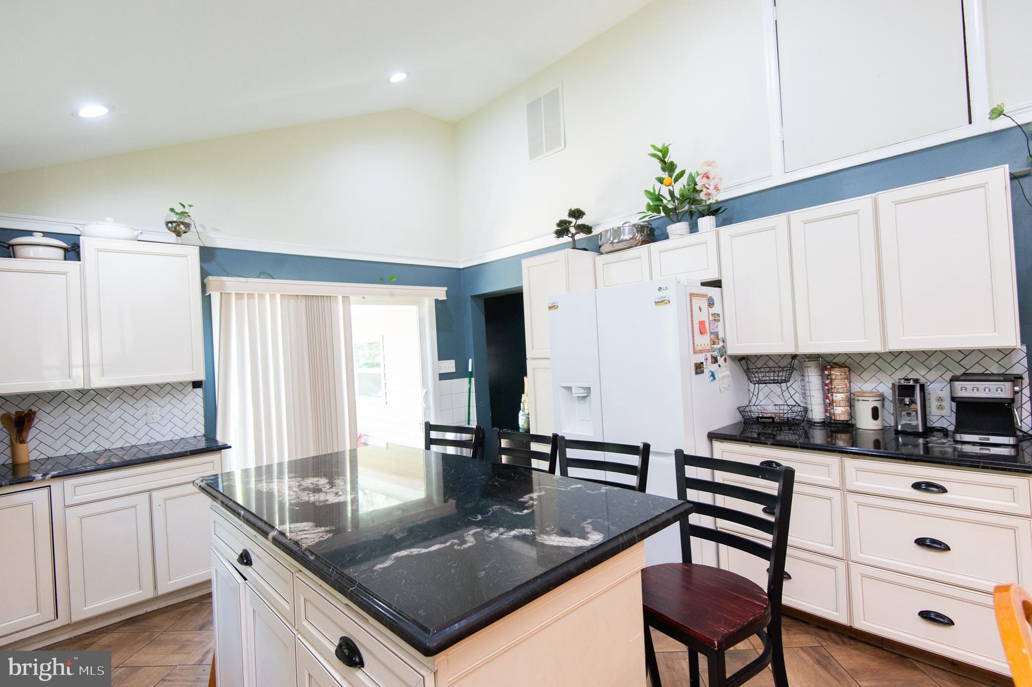 TALL PINES MHP - Residential