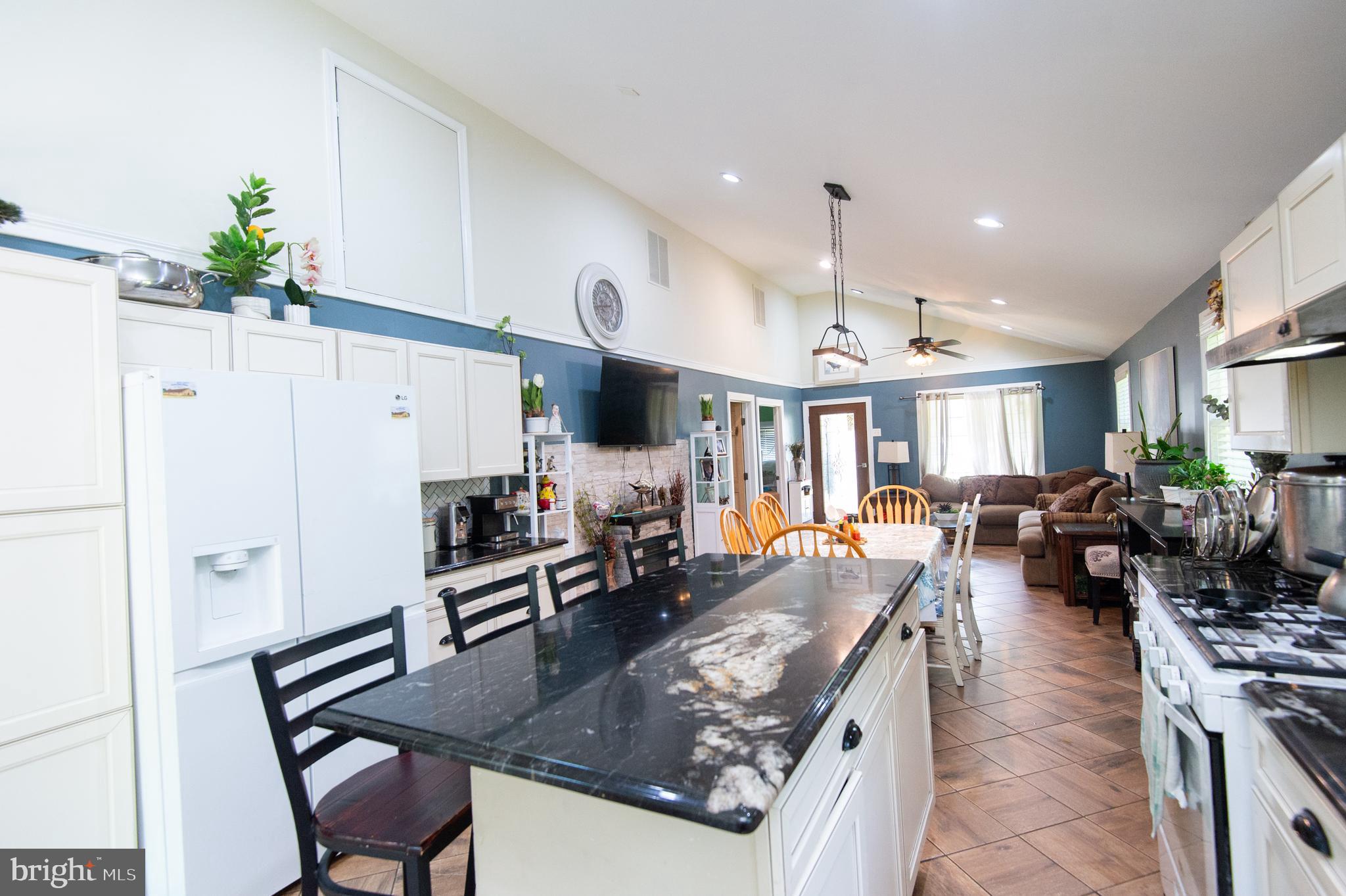 TALL PINES MHP - Residential