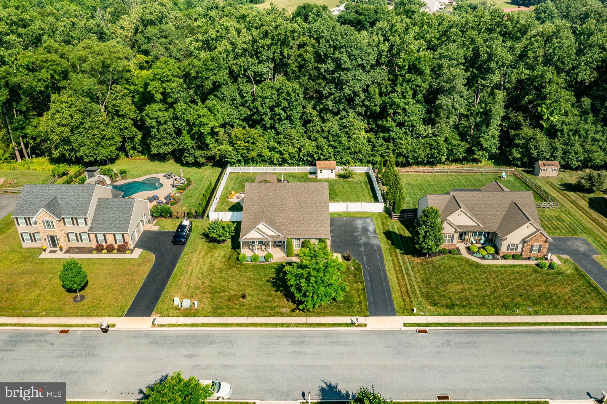 WOODS EDGE - Residential