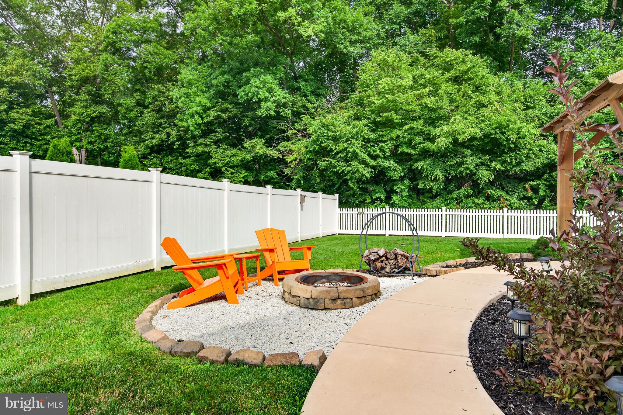 WOODS EDGE - Residential