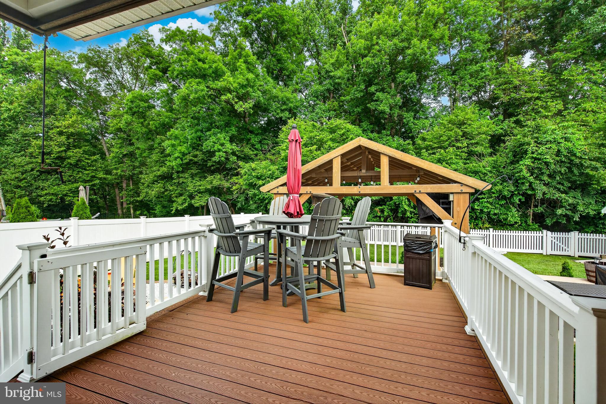 WOODS EDGE - Residential