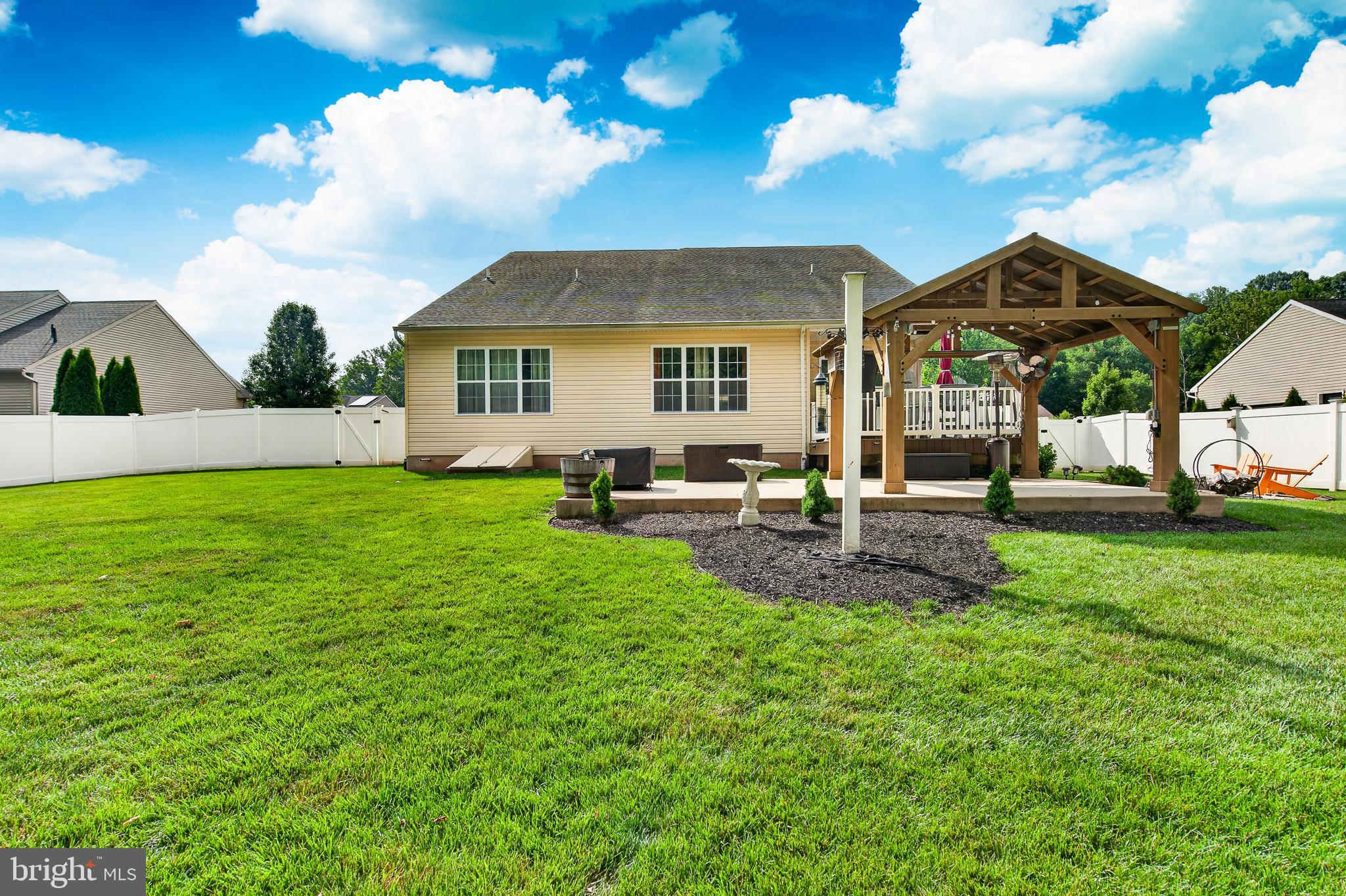 WOODS EDGE - Residential