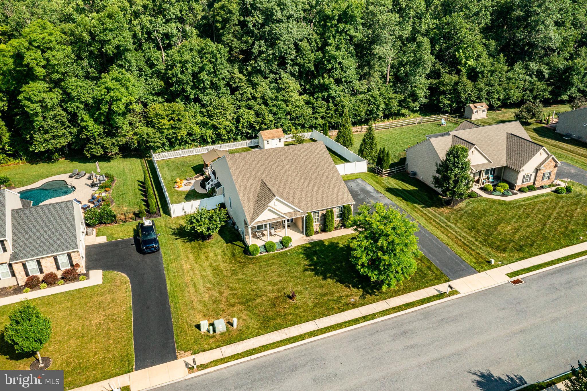 WOODS EDGE - Residential