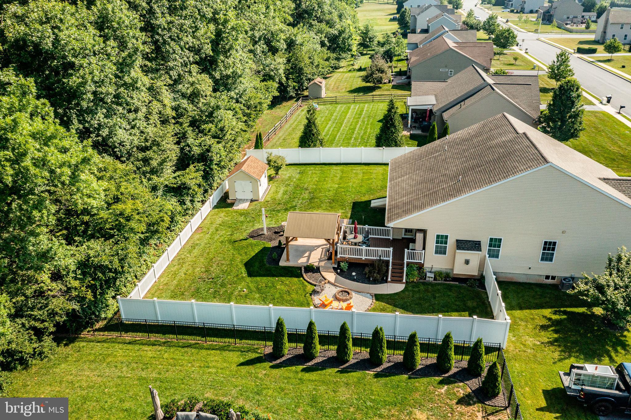 WOODS EDGE - Residential