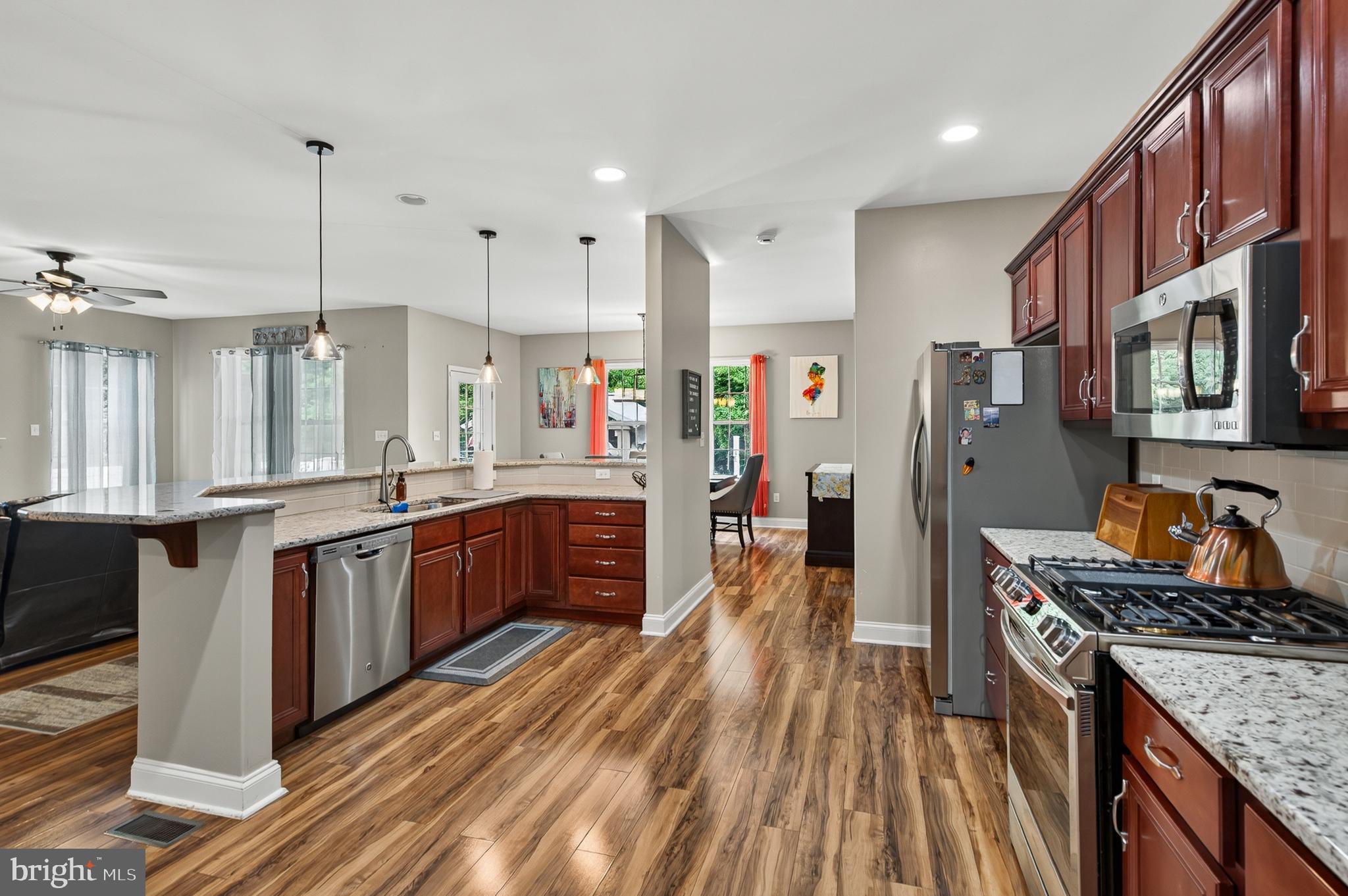 WOODS EDGE - Residential