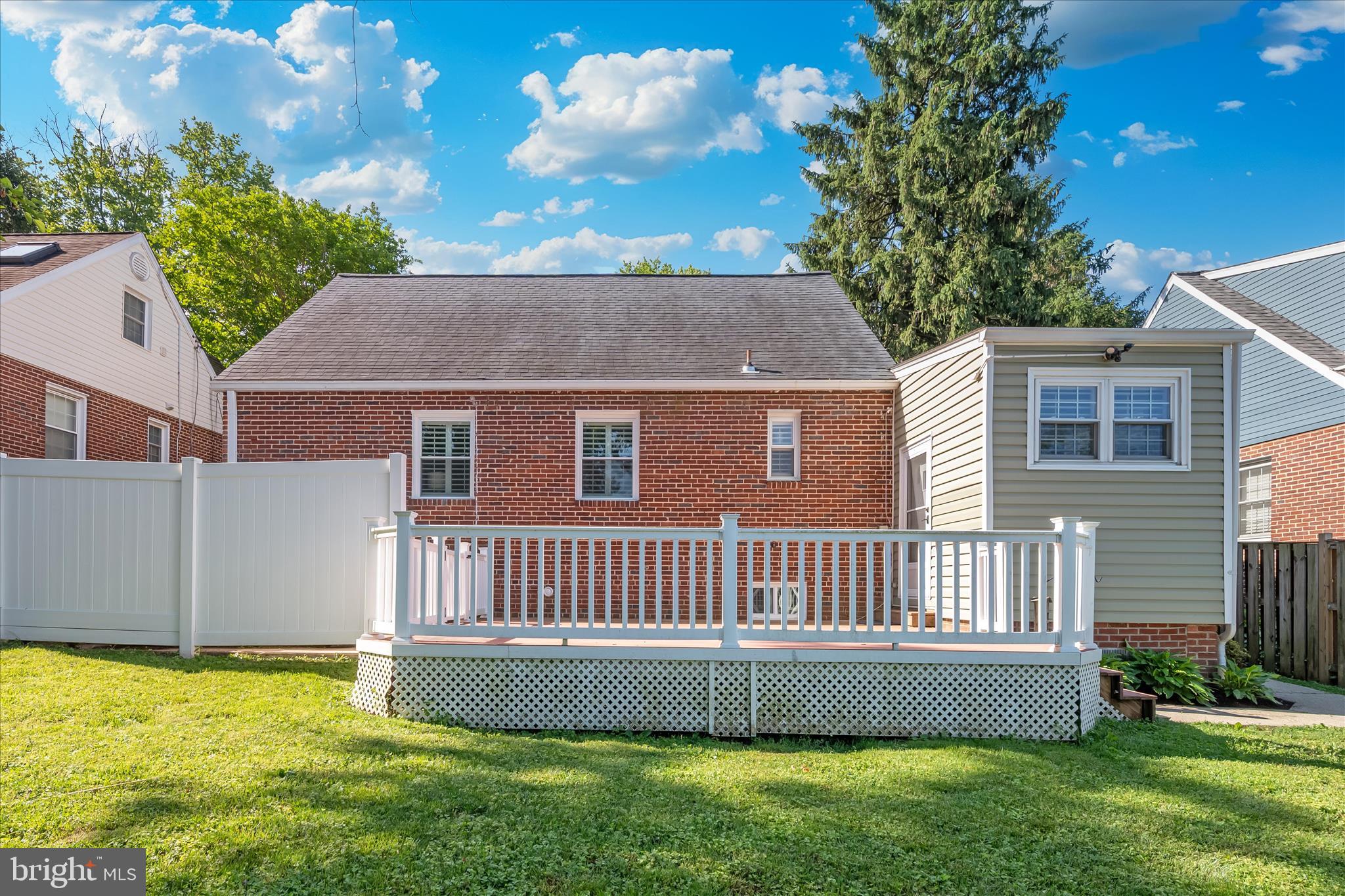 WOODSIDE KNOLLS - Residential
