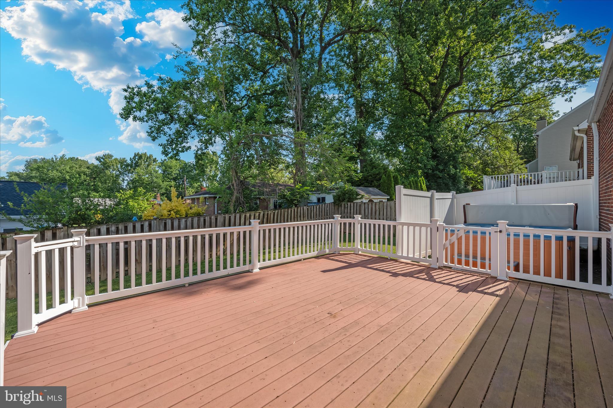 WOODSIDE KNOLLS - Residential