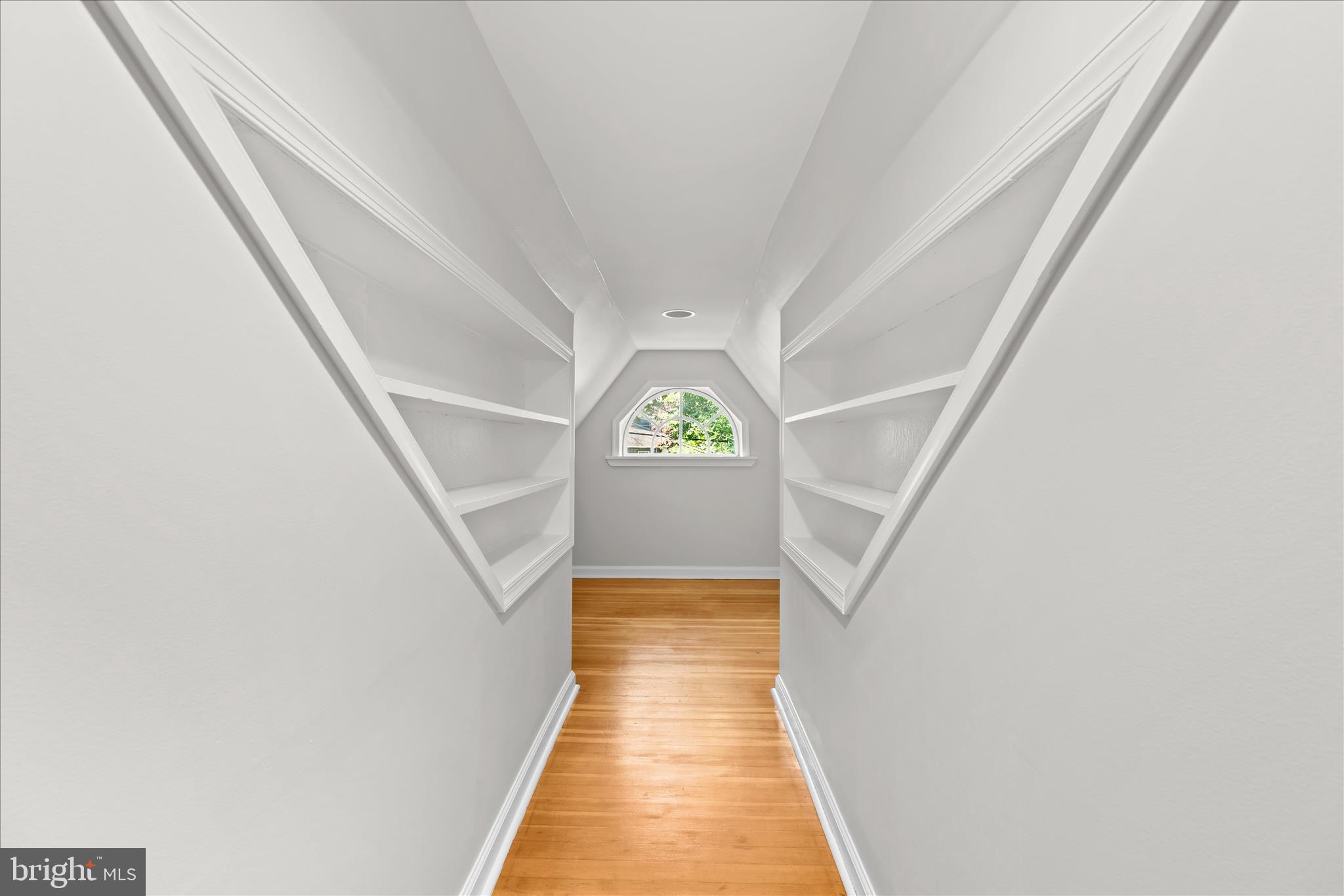 WOODSIDE KNOLLS - Residential