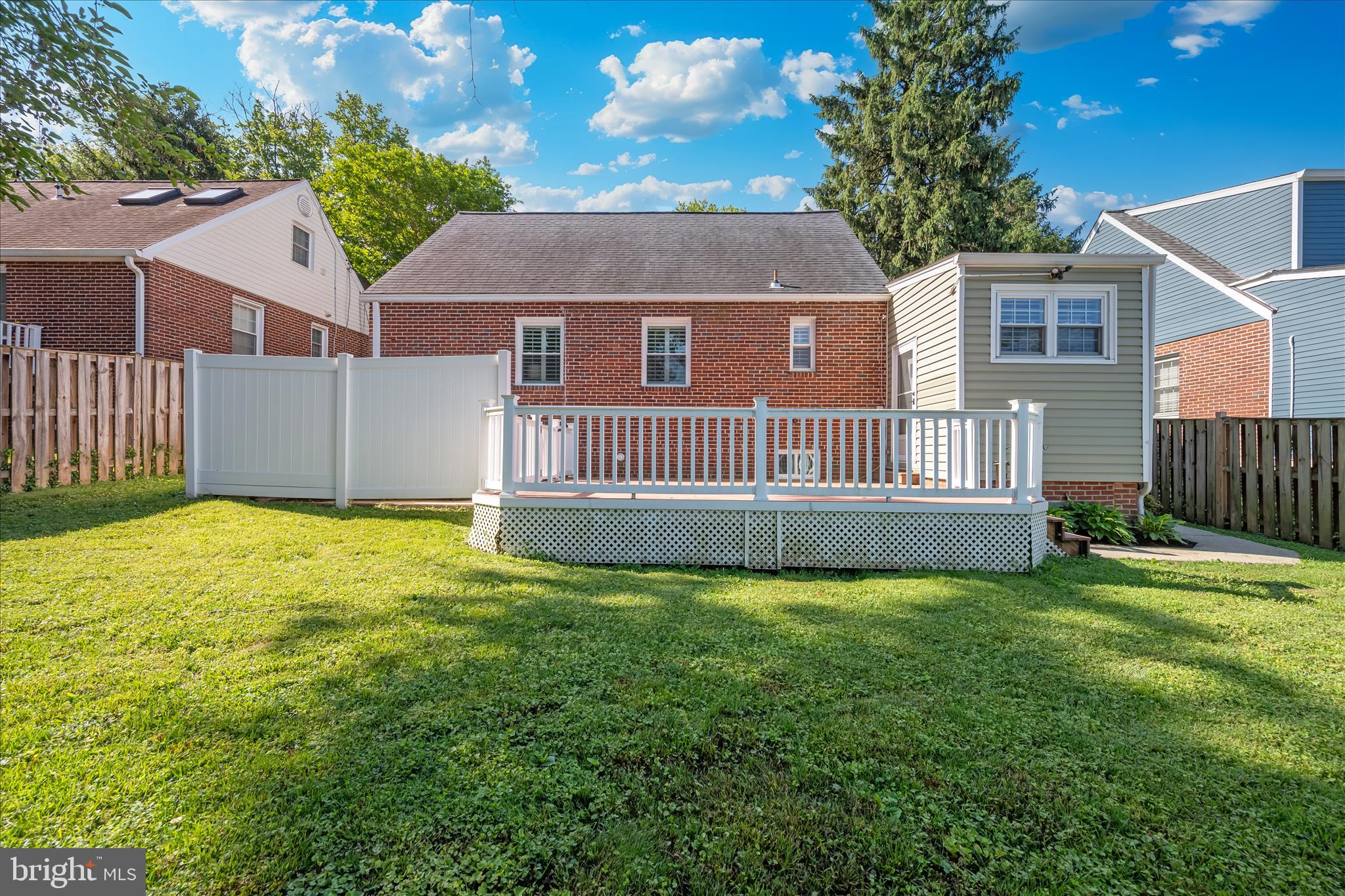 WOODSIDE KNOLLS - Residential