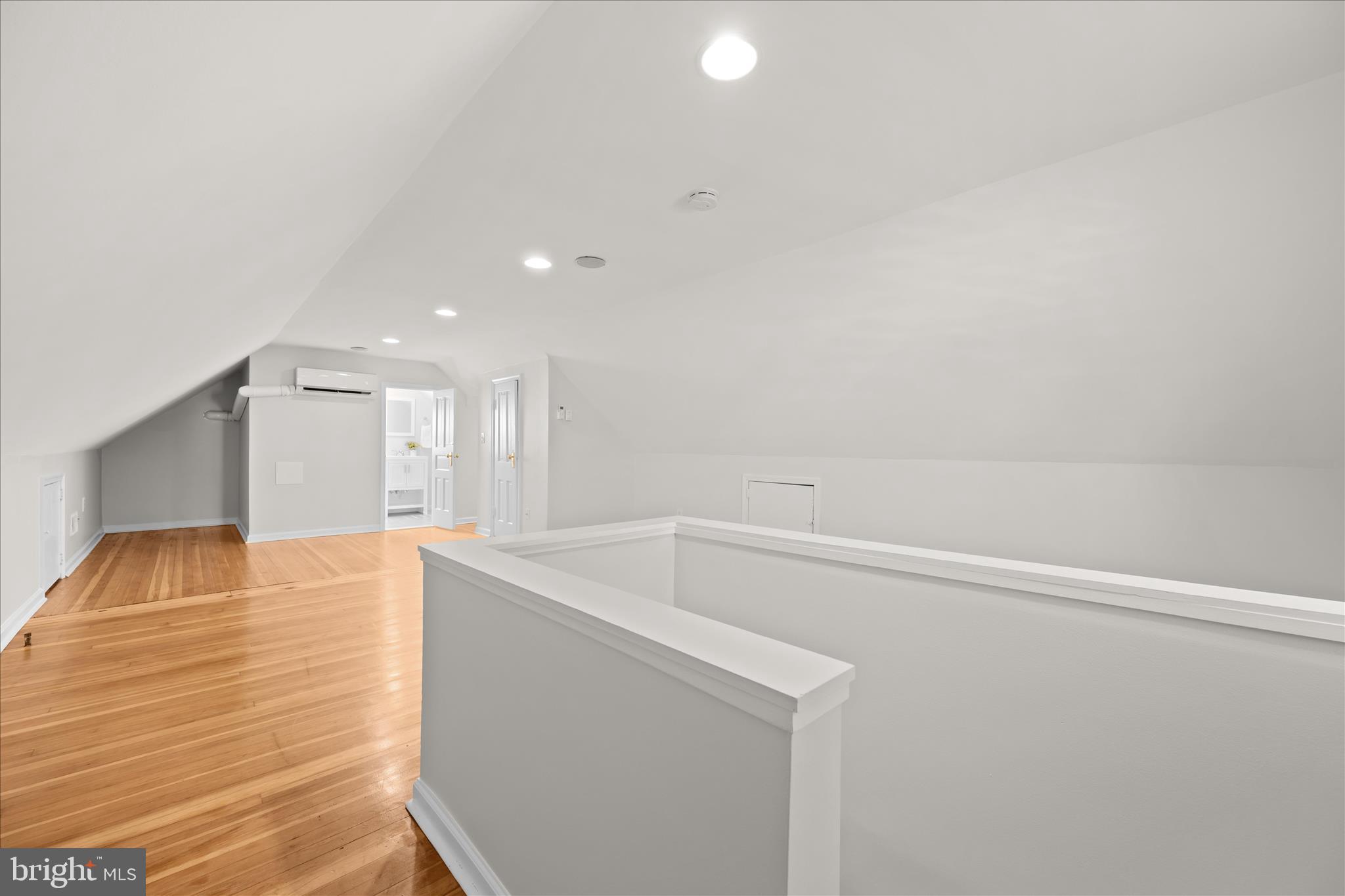 WOODSIDE KNOLLS - Residential