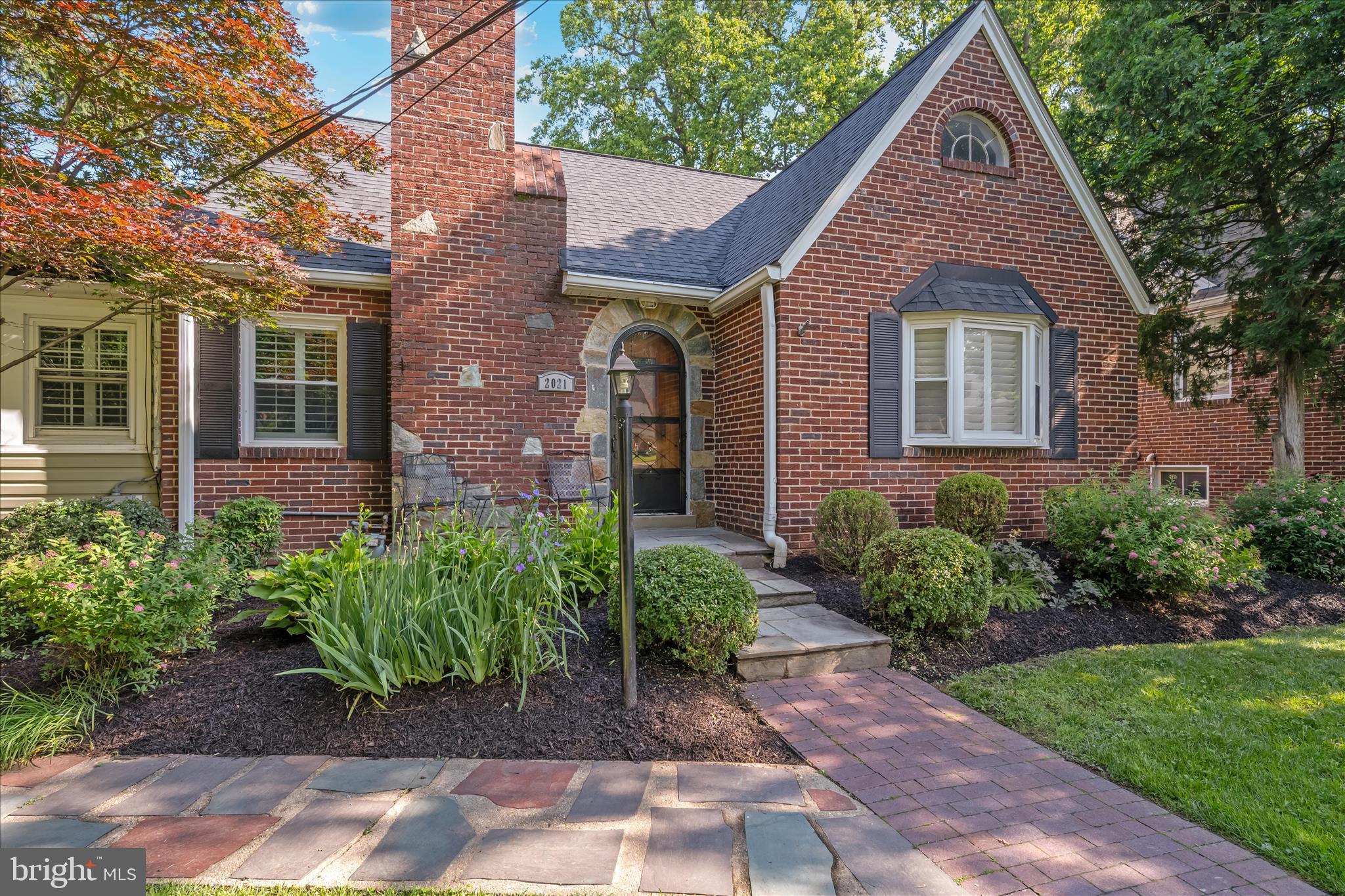 WOODSIDE KNOLLS - Residential