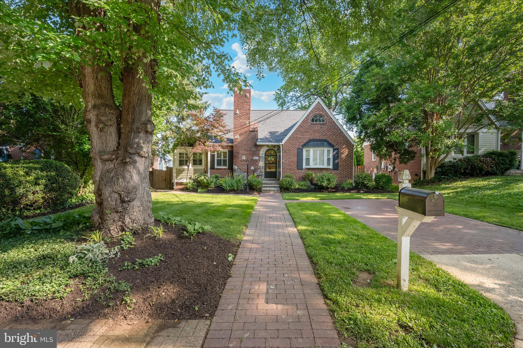 WOODSIDE KNOLLS - Residential