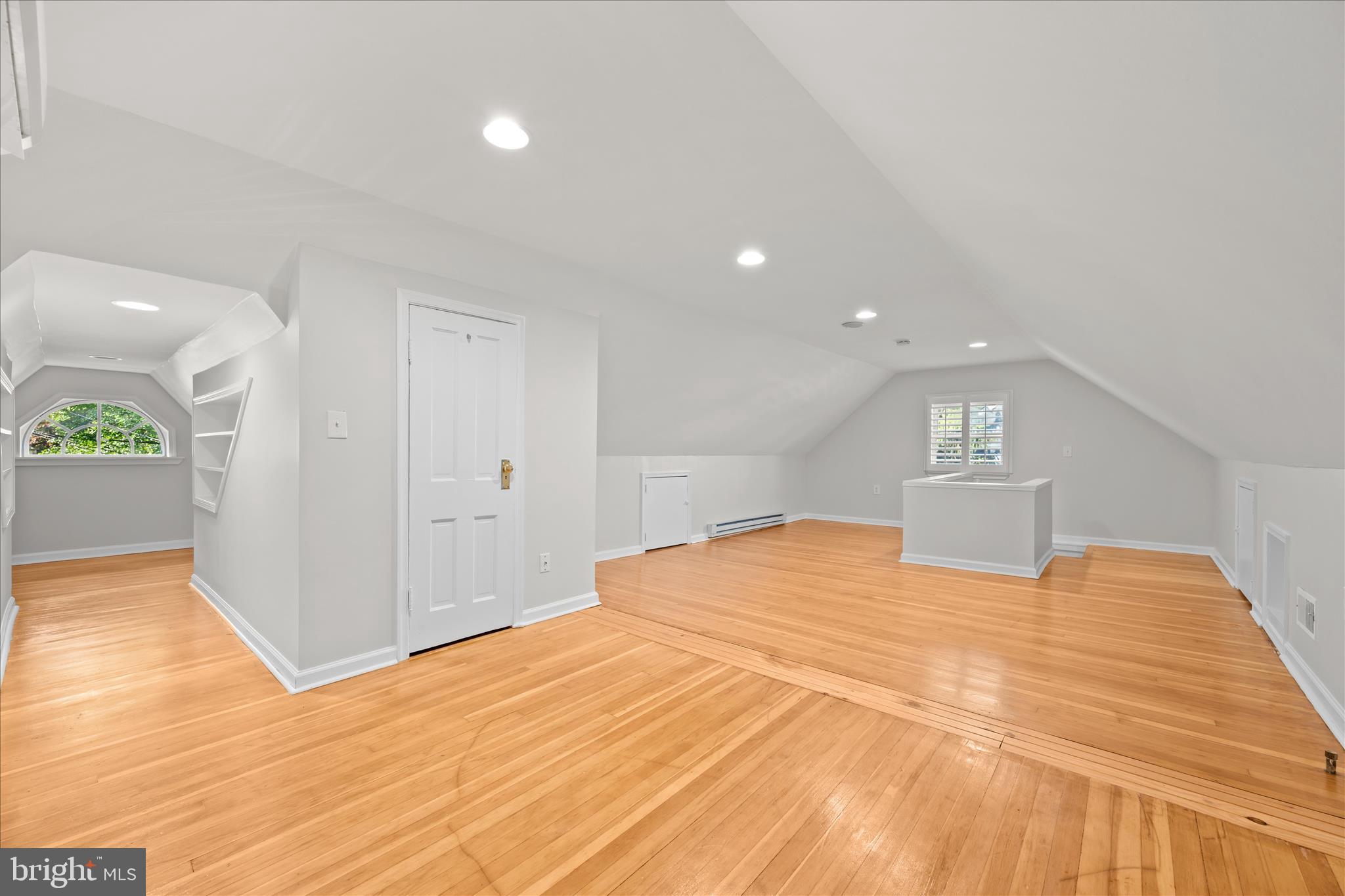 WOODSIDE KNOLLS - Residential