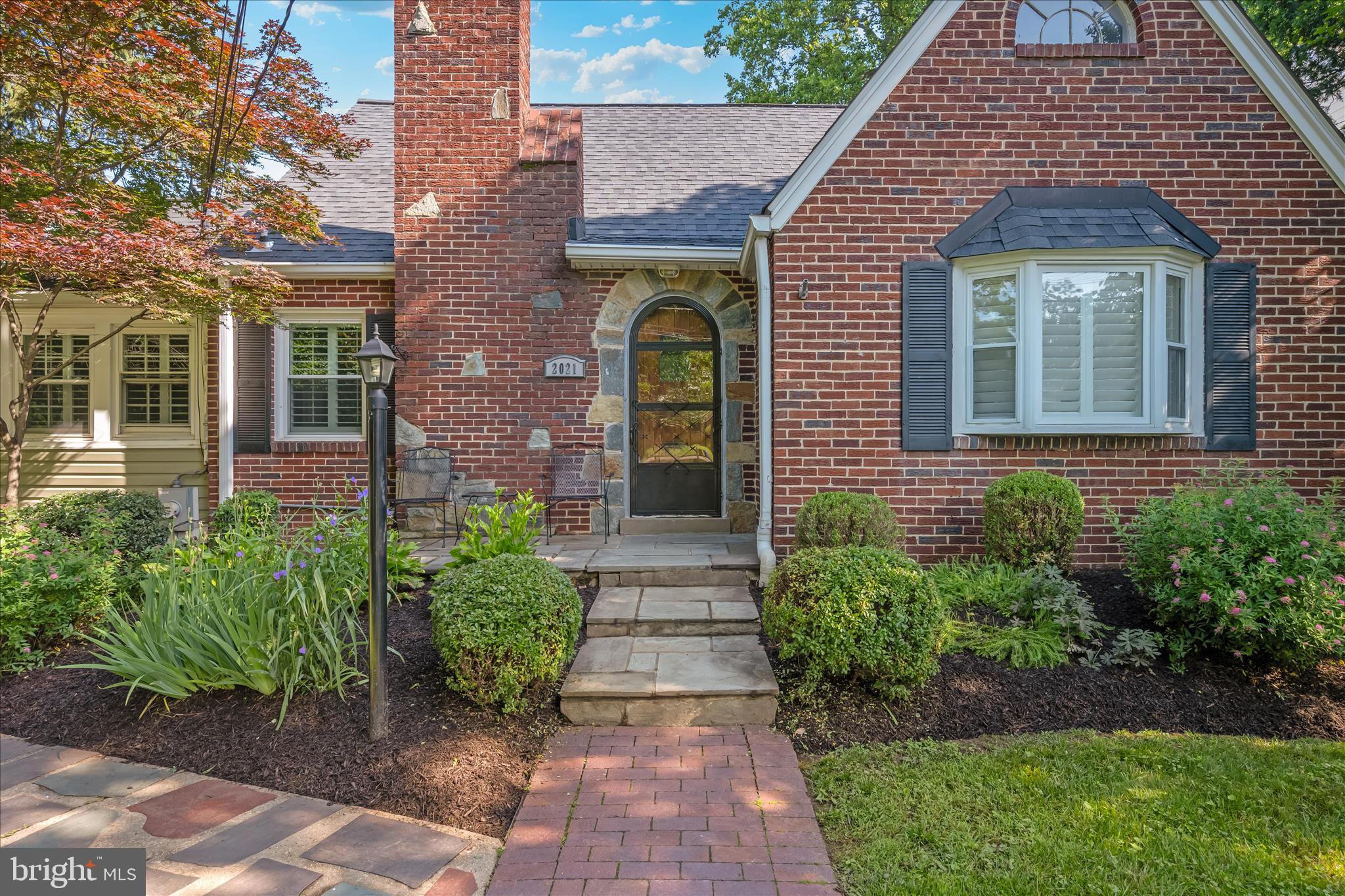 WOODSIDE KNOLLS - Residential