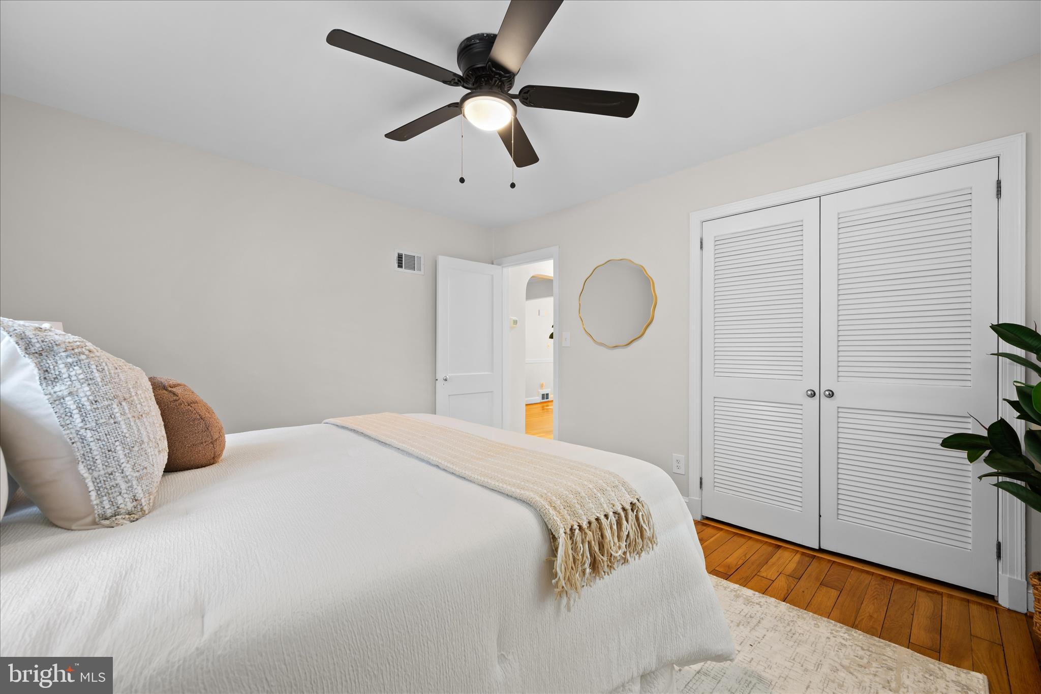 WOODSIDE KNOLLS - Residential