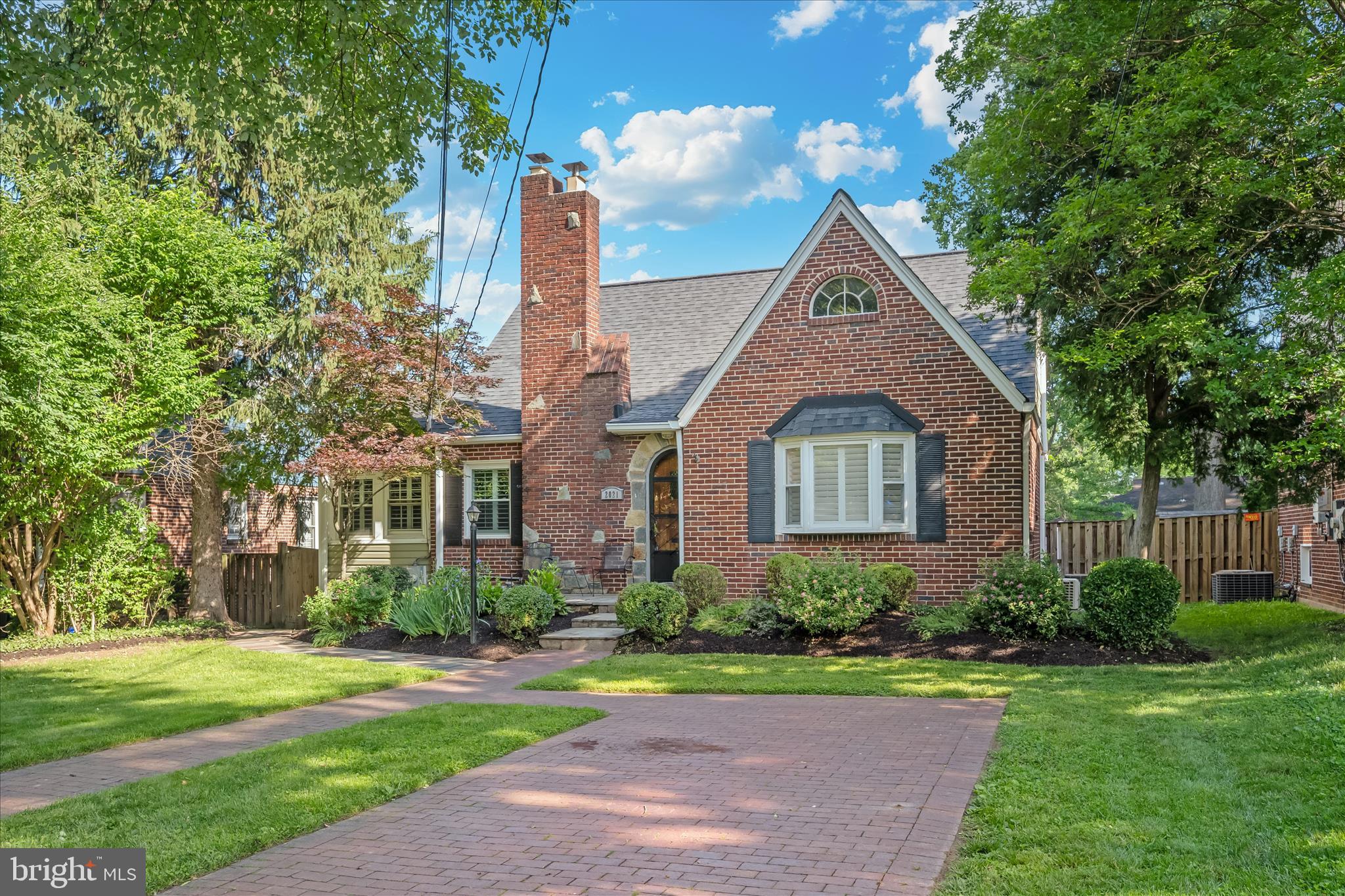 WOODSIDE KNOLLS - Residential