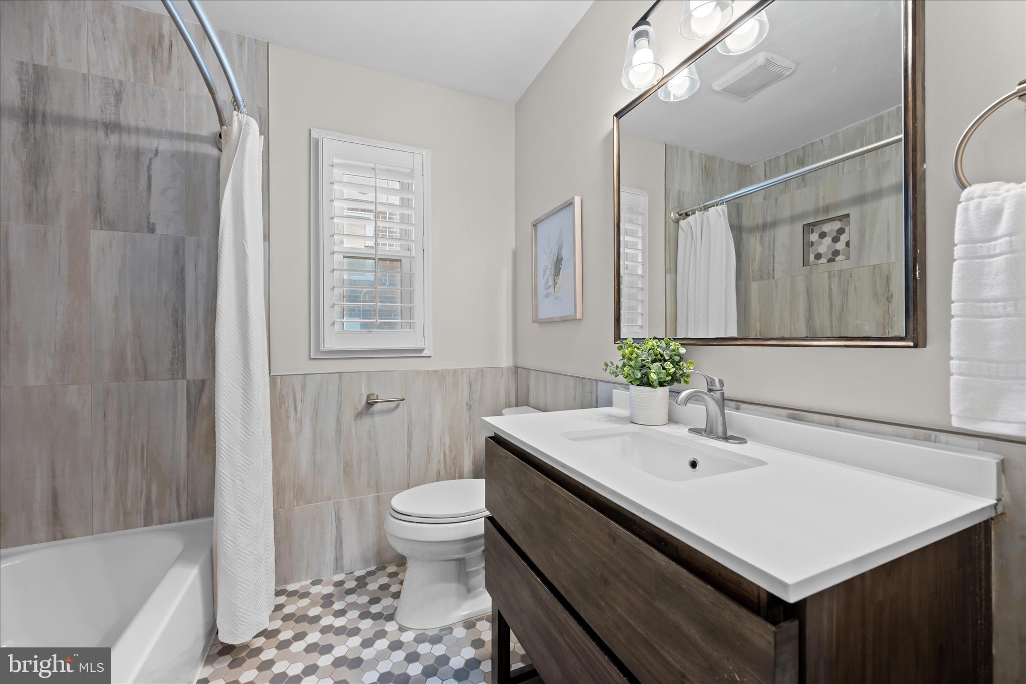 WOODSIDE KNOLLS - Residential