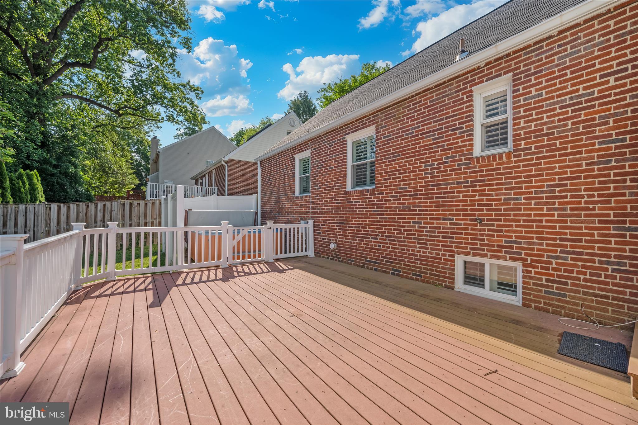 WOODSIDE KNOLLS - Residential