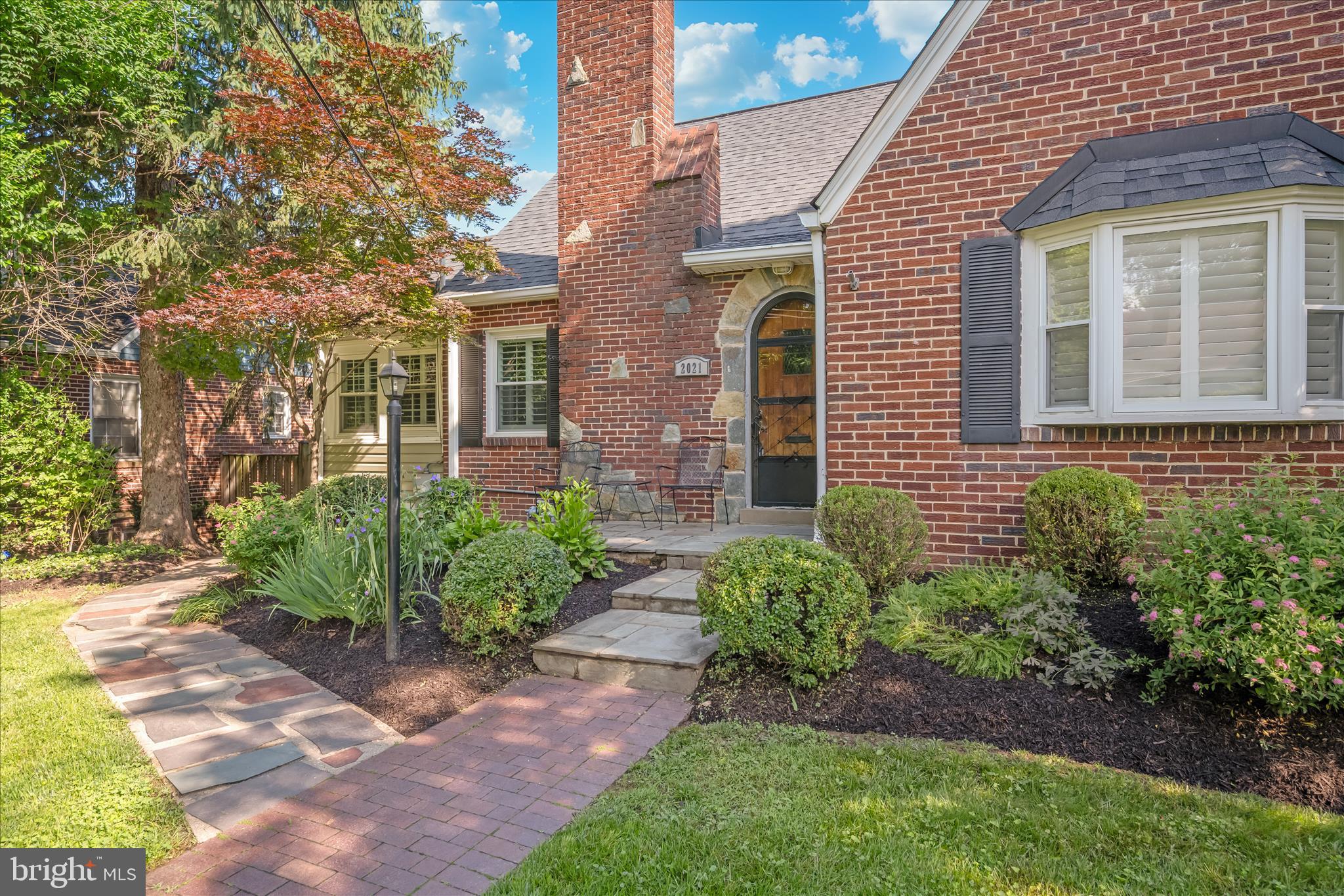WOODSIDE KNOLLS - Residential