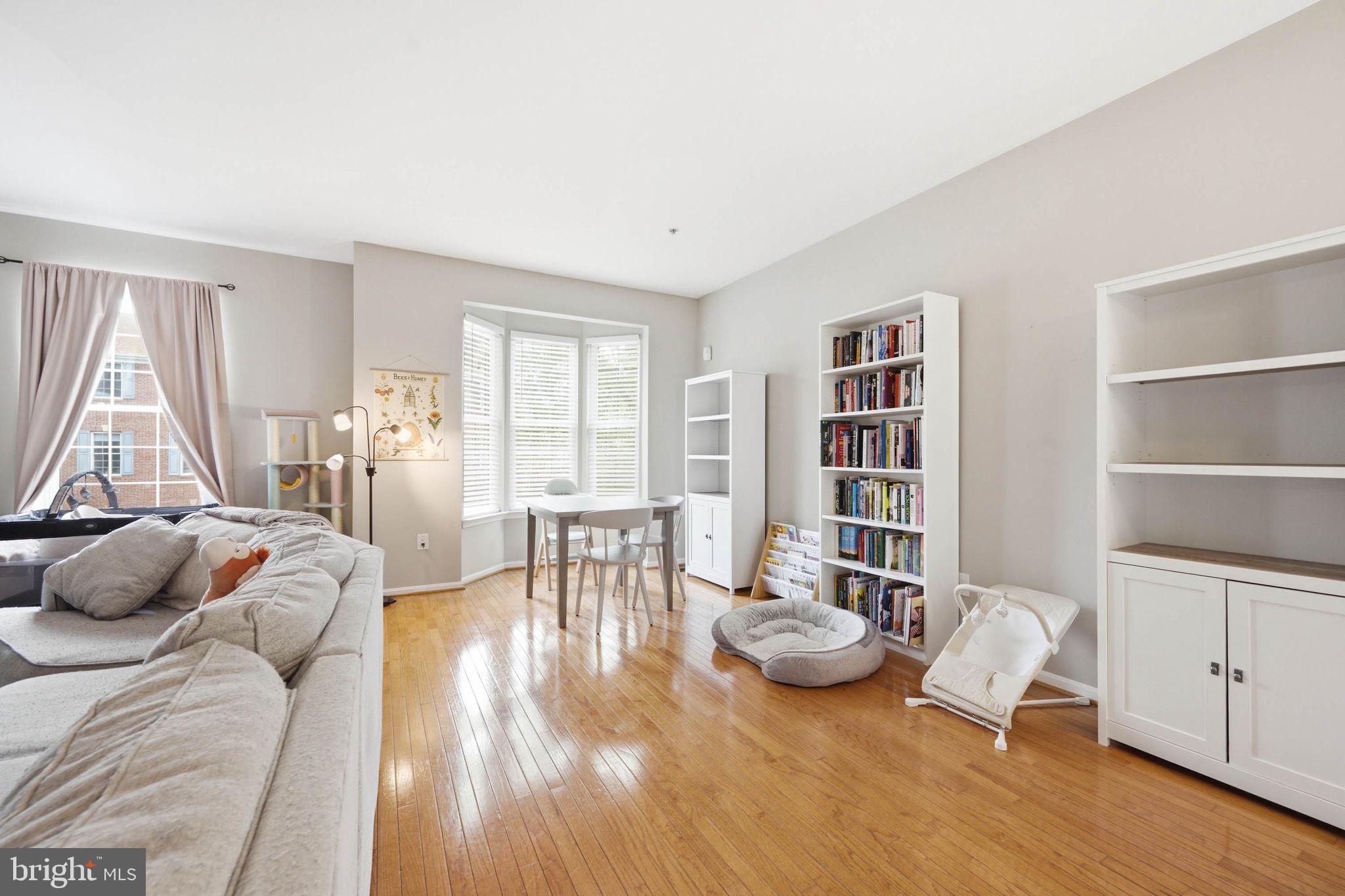 RIVER OAKS - Residential