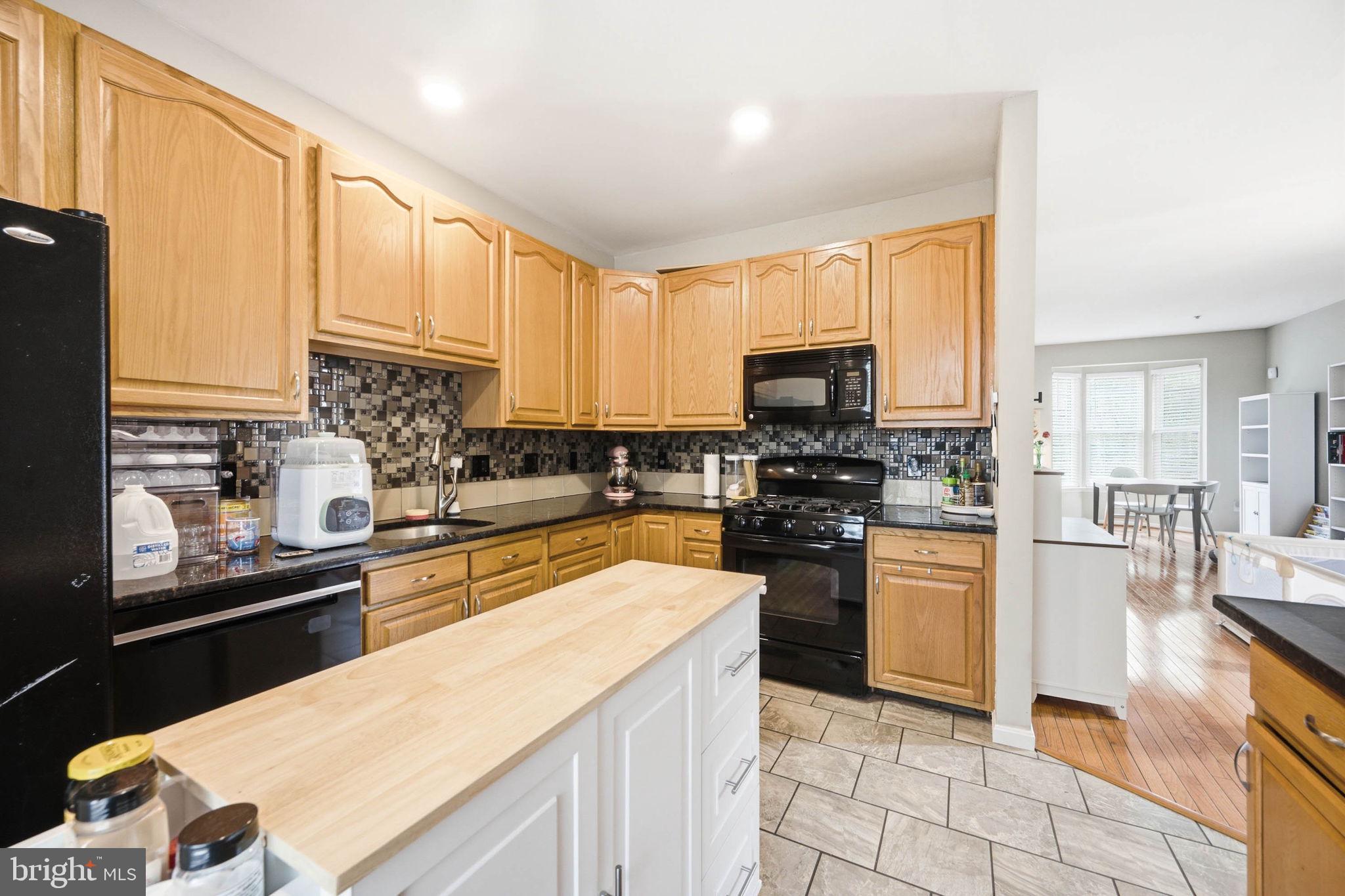 RIVER OAKS - Residential