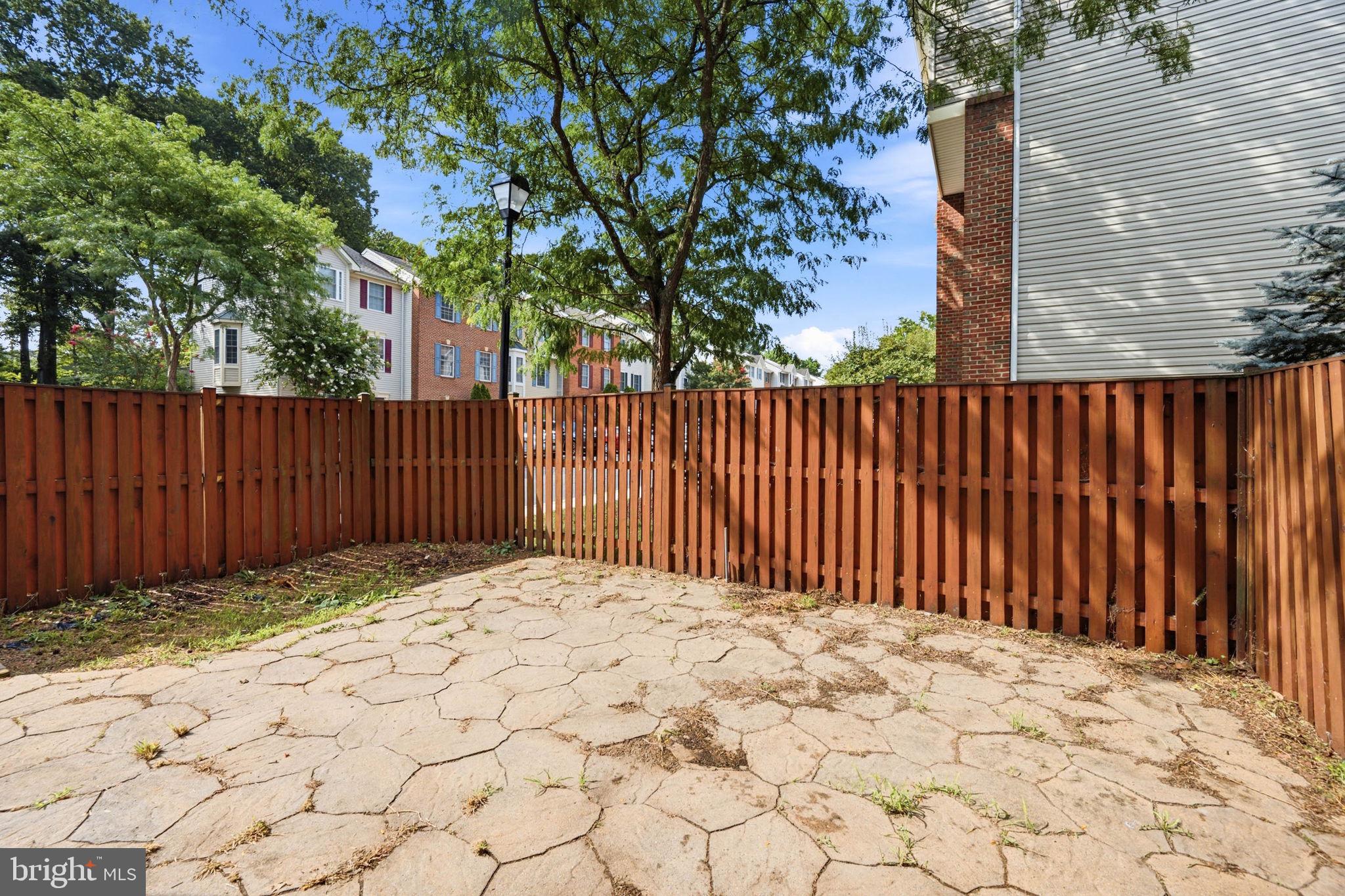 RIVER OAKS - Residential