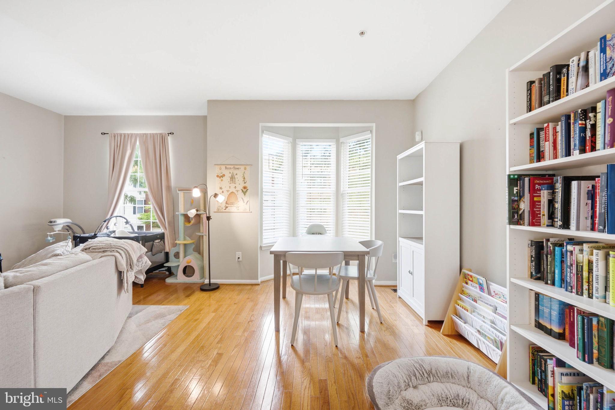 RIVER OAKS - Residential