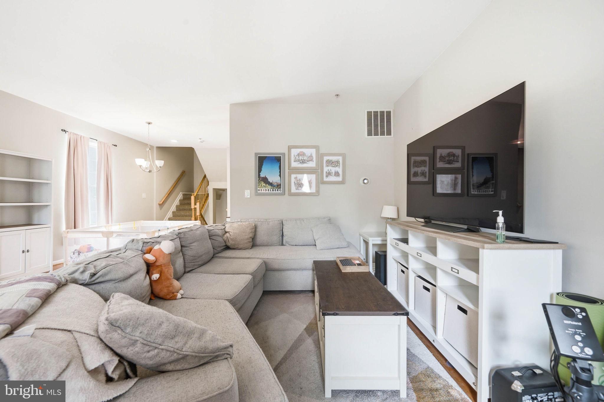RIVER OAKS - Residential