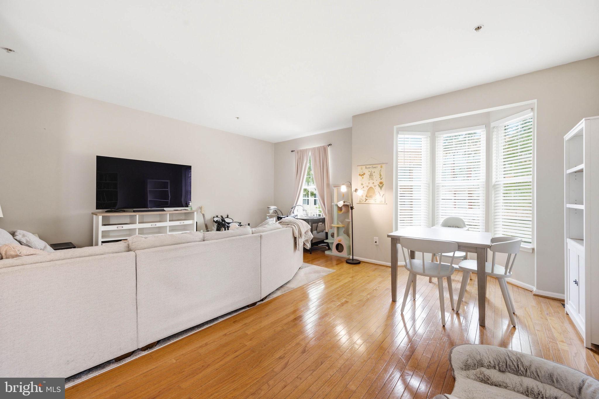 RIVER OAKS - Residential