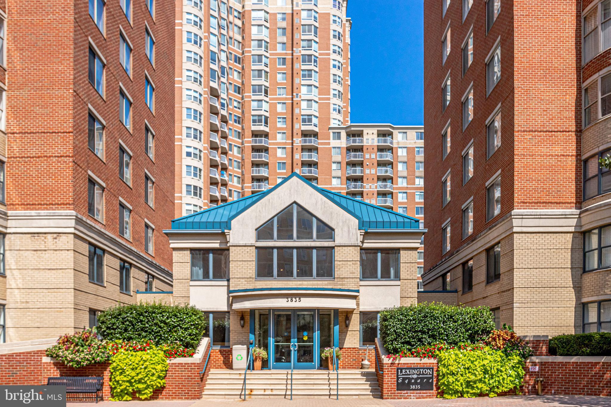 LEXINGTON SQUARE - Residential