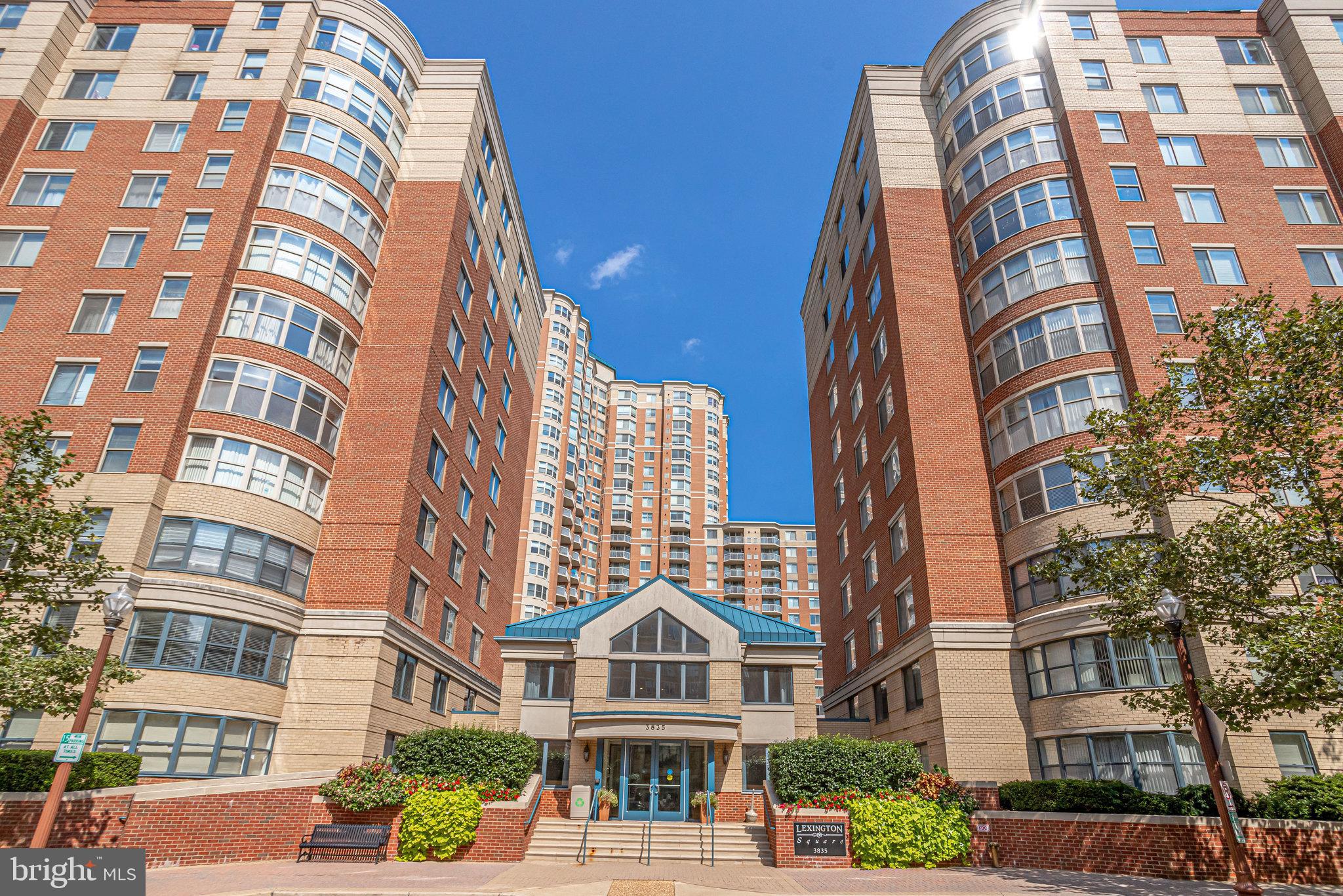 LEXINGTON SQUARE - Residential