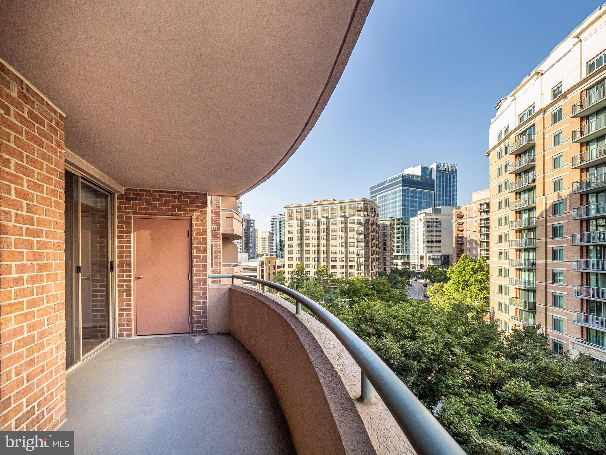THE CHRISTOPHER - Residential