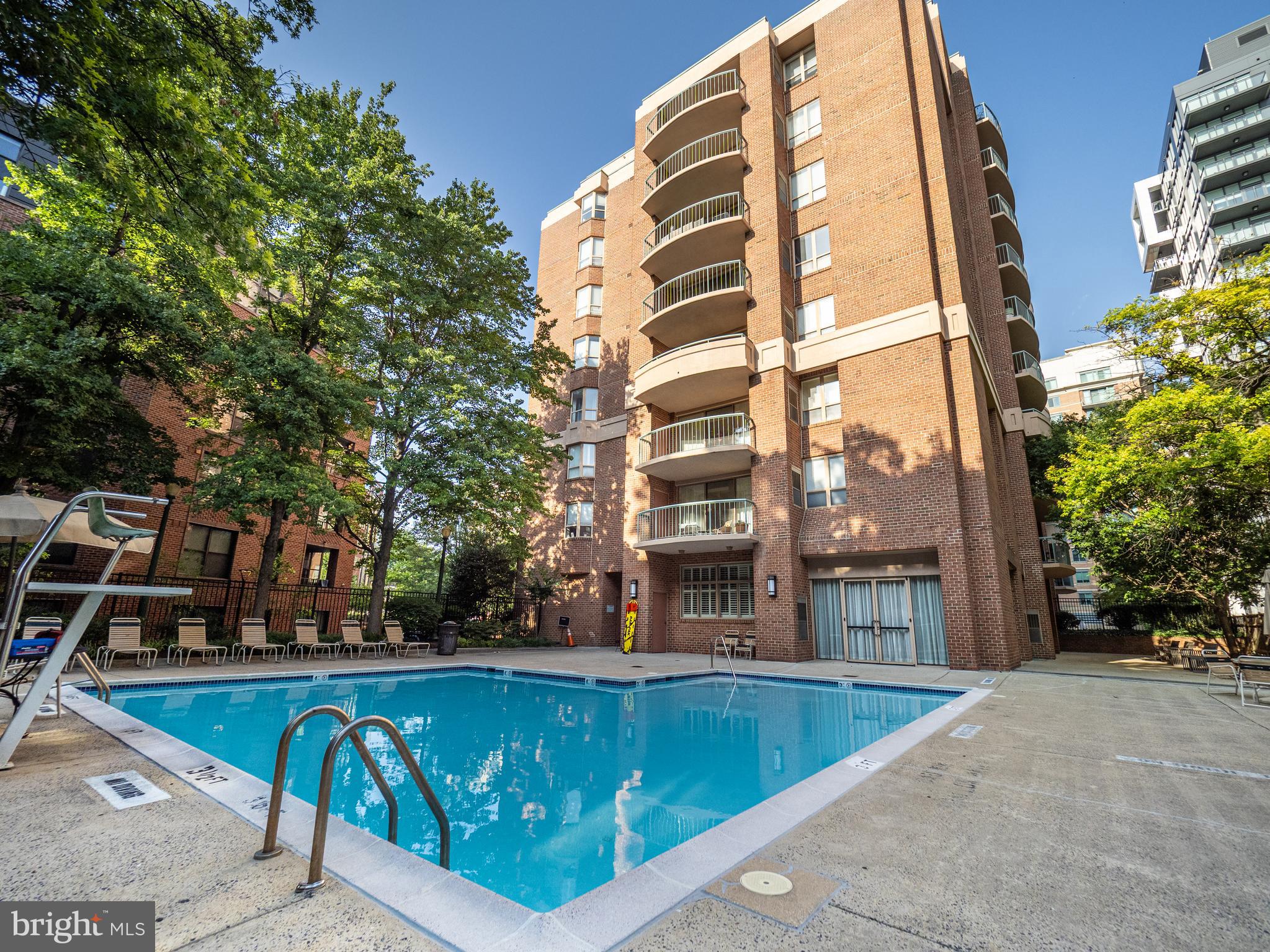 THE CHRISTOPHER - Residential