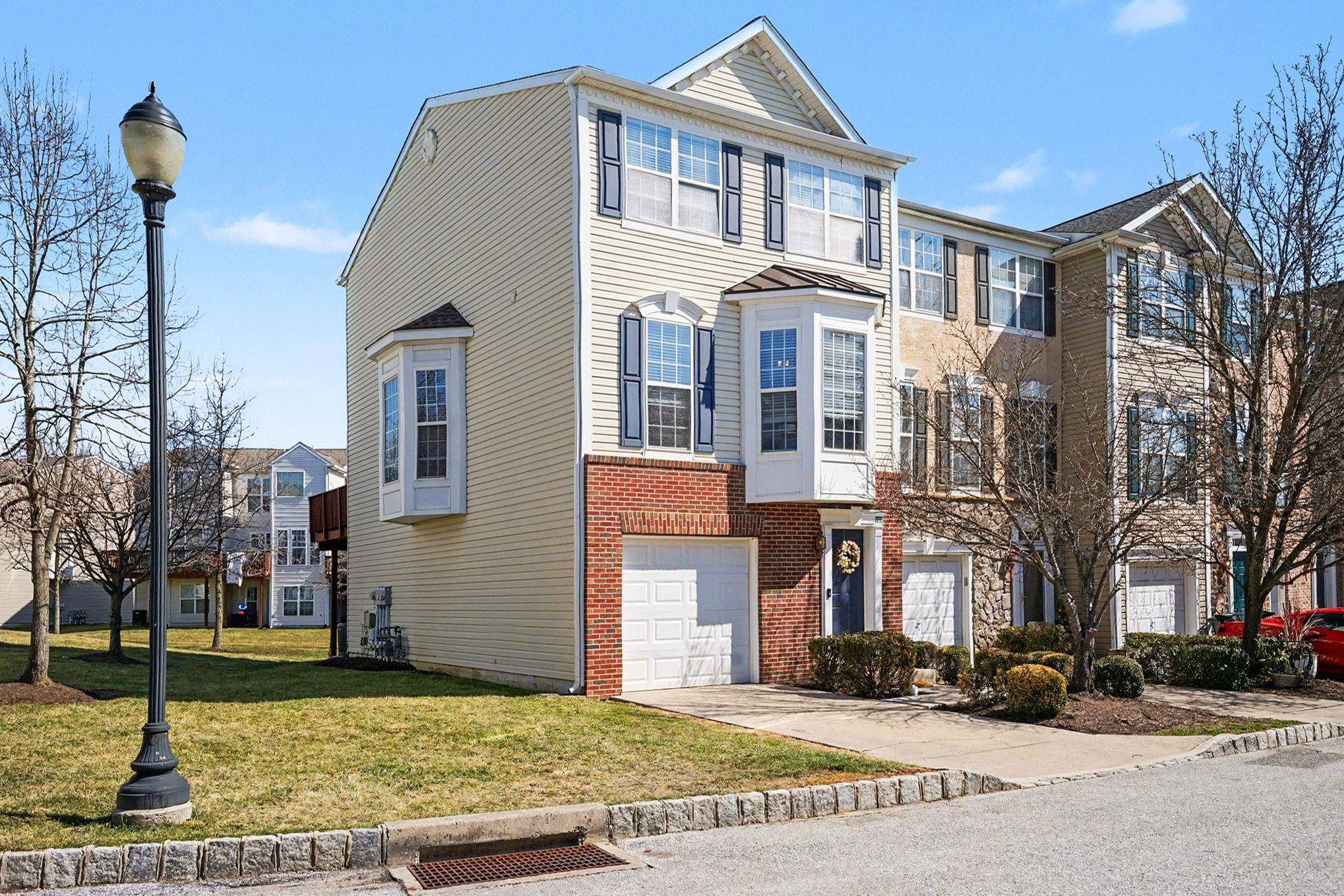 LONGFORD CROSSING - Residential